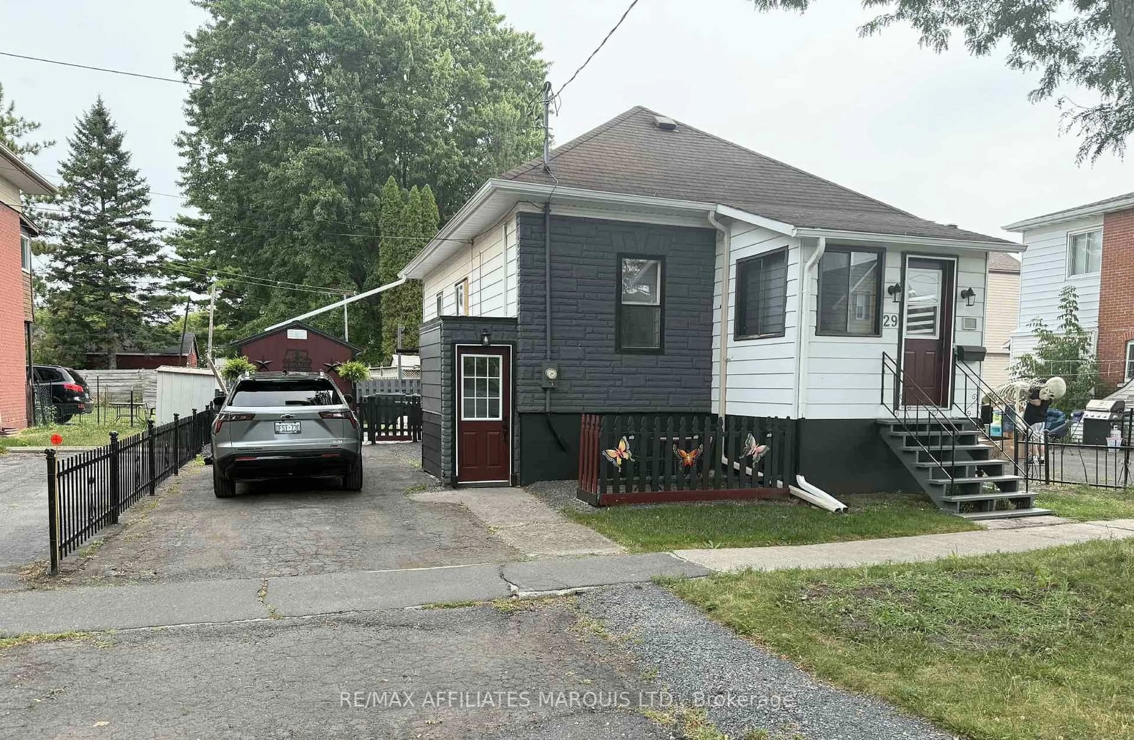 Unknown for 29 Seymour Ave, Cornwall Ontario K6J 4L9