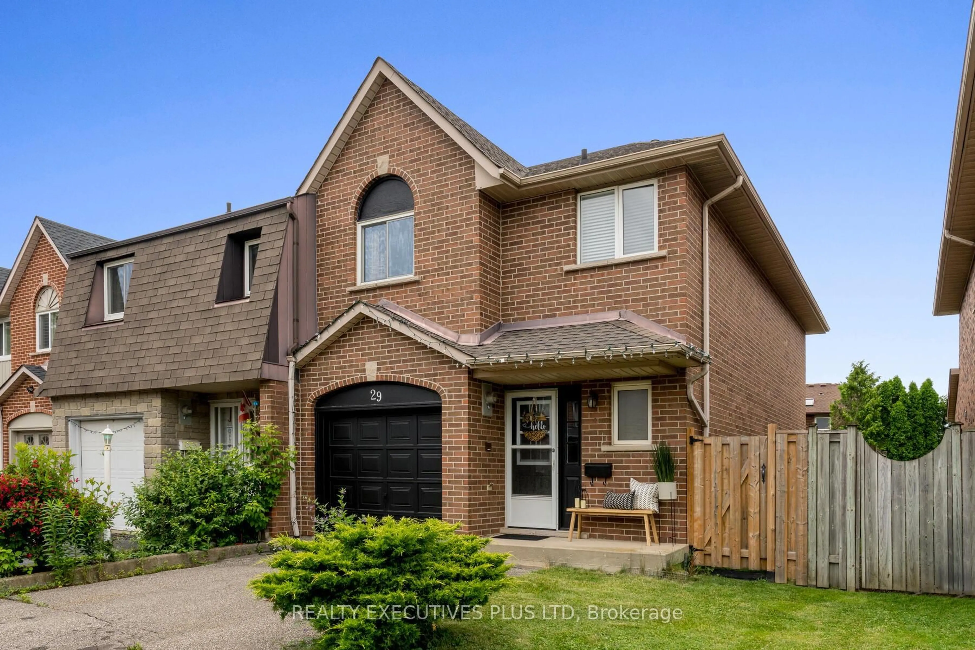 Home with brick exterior material, street for 29 Perthshire Crt, Hamilton Ontario L9B 2H1