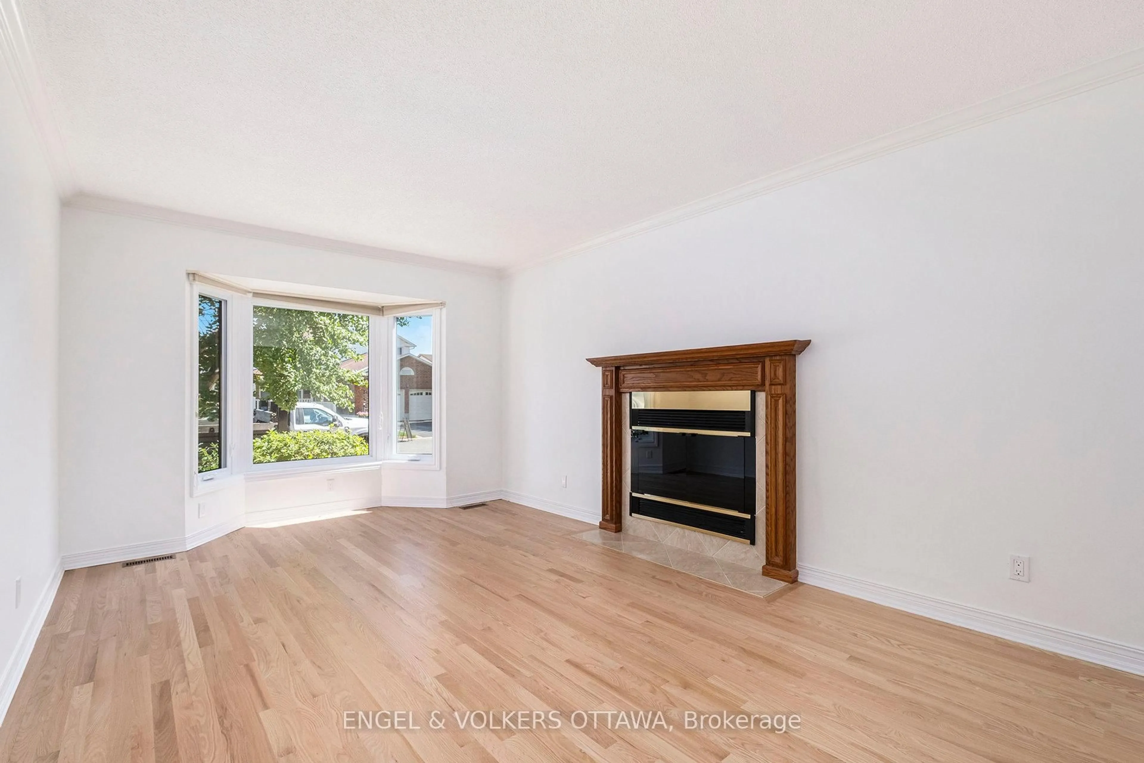 A pic of a room for 35 Pepperrall Cres, Ottawa Ontario K2J 3W1
