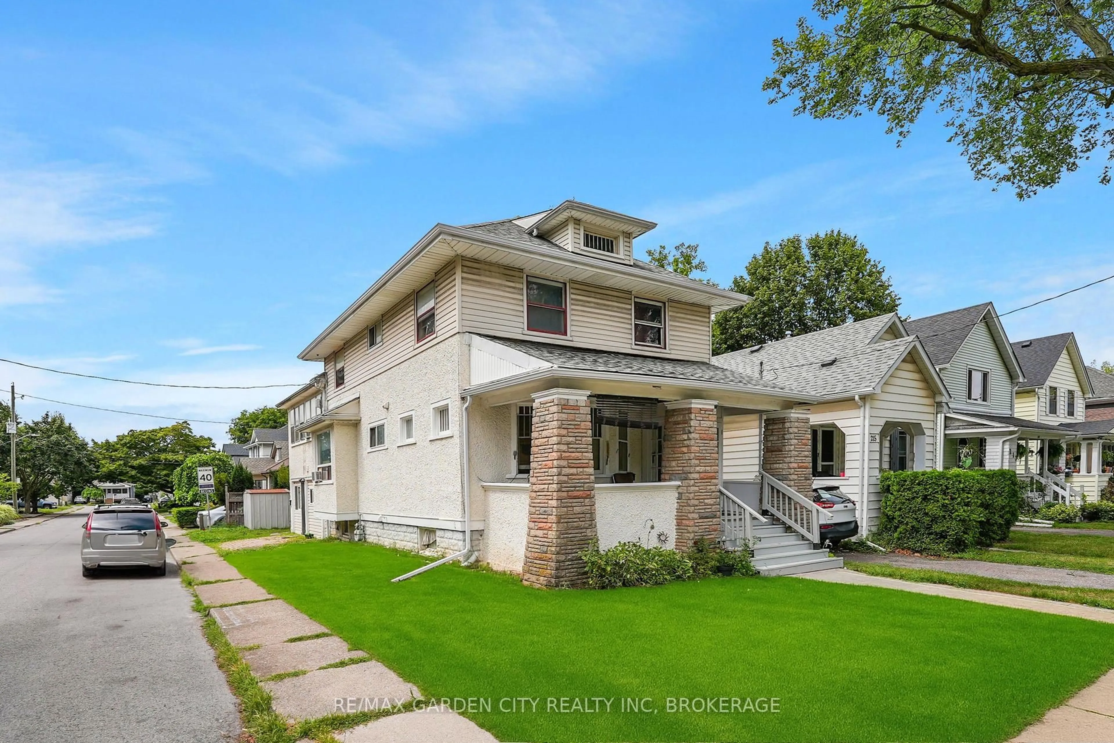 Unknown for 213 Geneva St, St. Catharines Ontario L2R 4P9