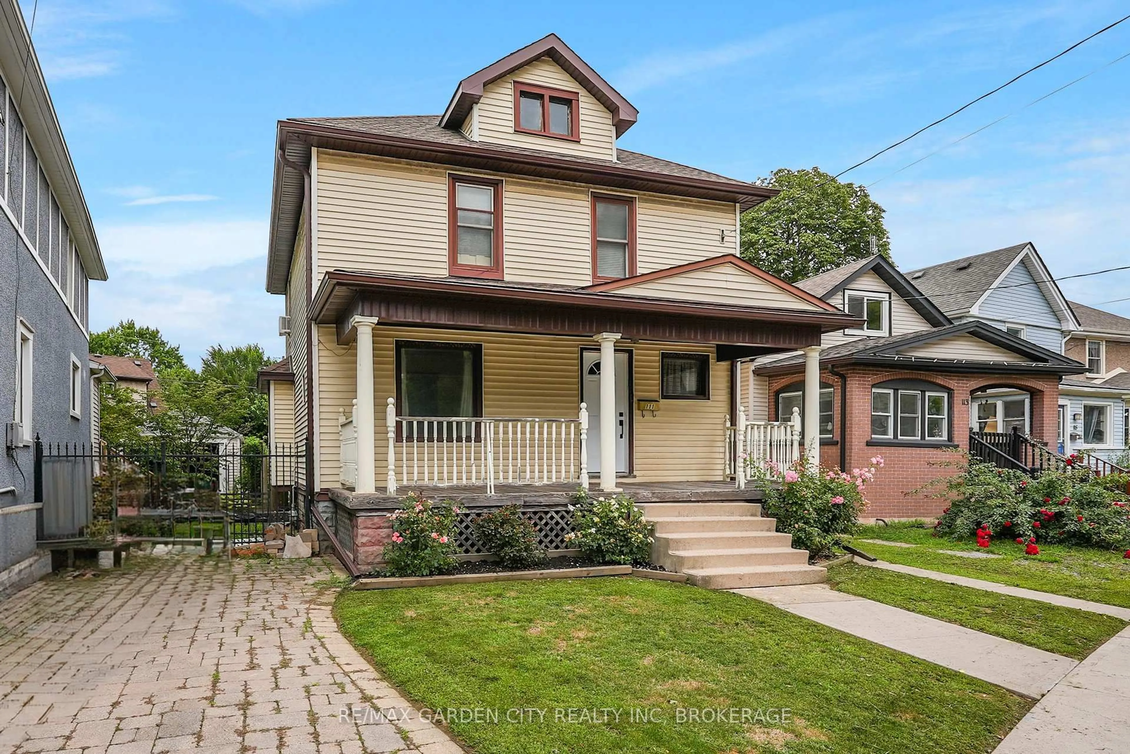 Home with brick exterior material, street for 111 Lowell Ave, St. Catharines Ontario L2R 2E3