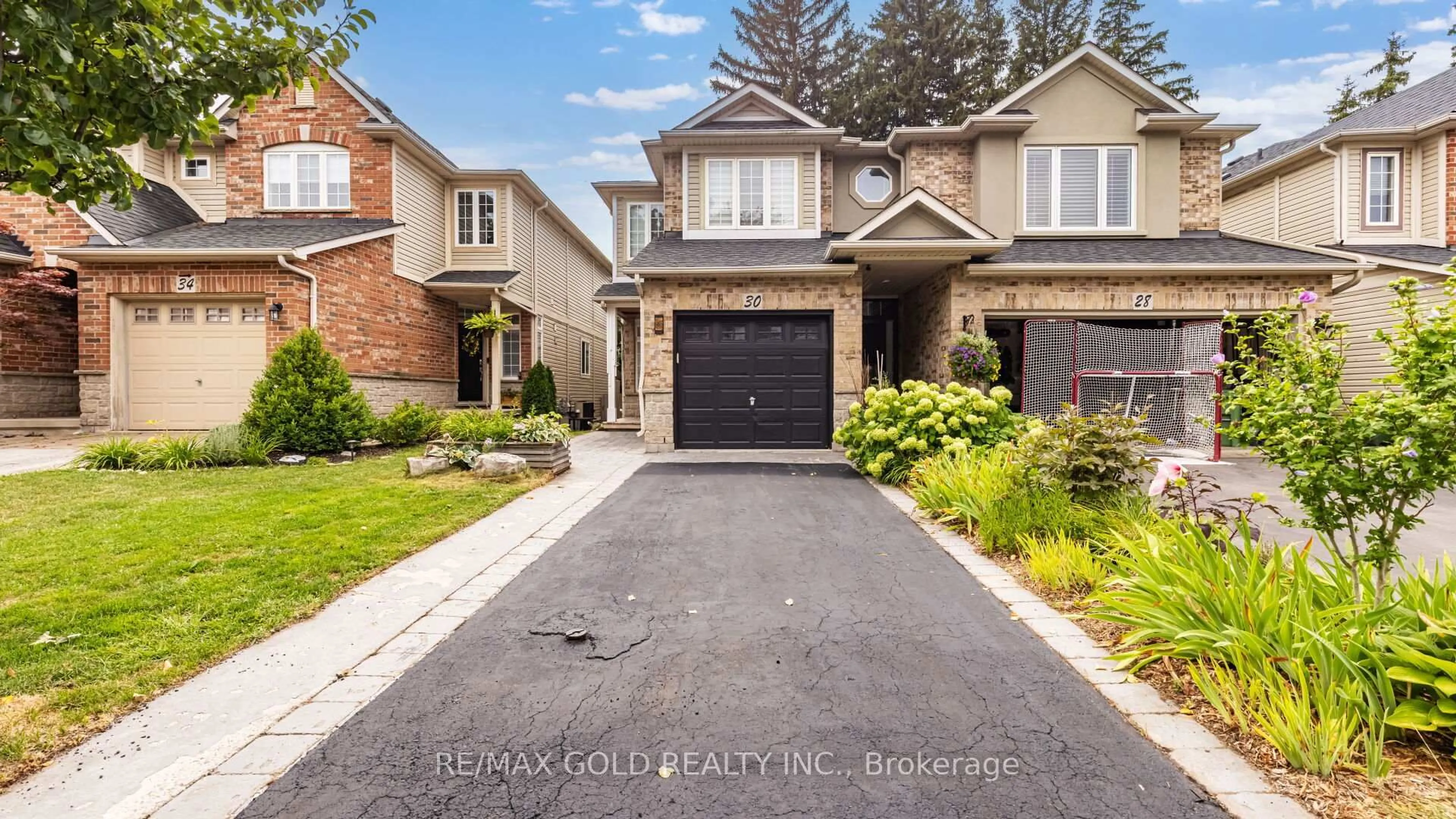 Home with brick exterior material, street for 30 Sunnycroft Crt, Hamilton Ontario L8B 0L3