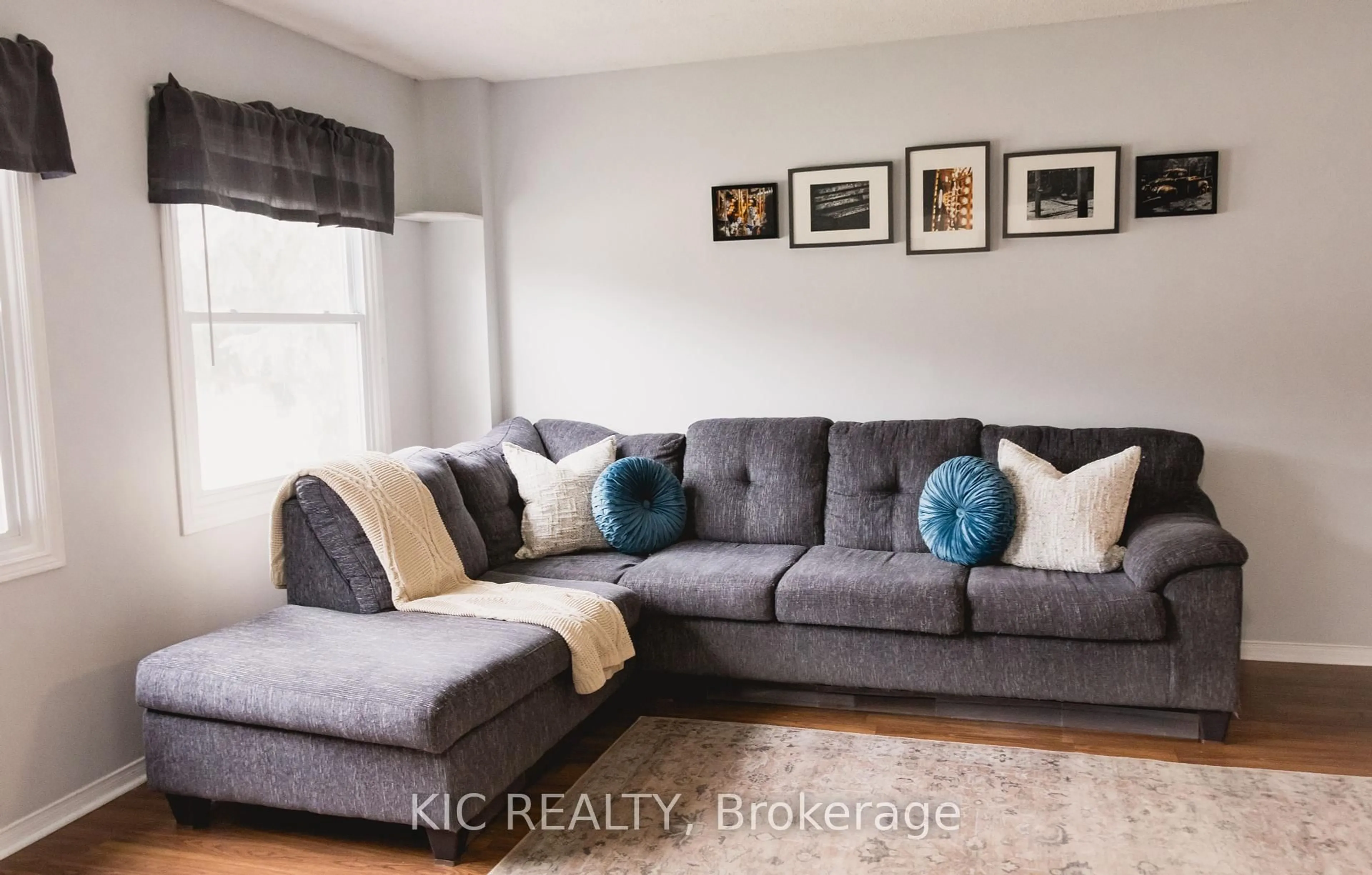 Living room with furniture, unknown for 917 Chipping Park Blvd, Cobourg Ontario K9A 5H2