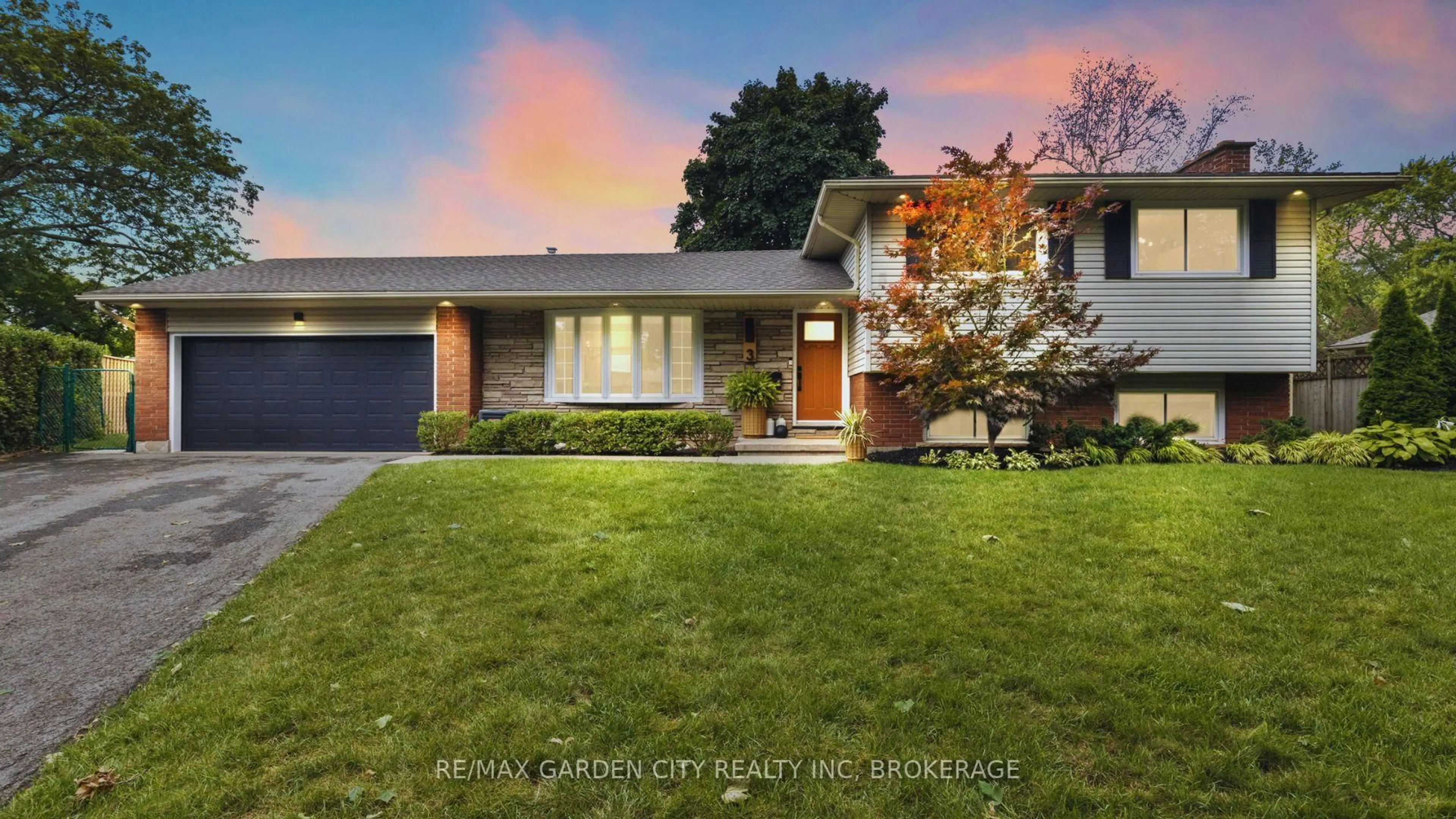 Home with brick exterior material, street for 3 Cardinal Circ, St. Catharines Ontario L2M 1Z7