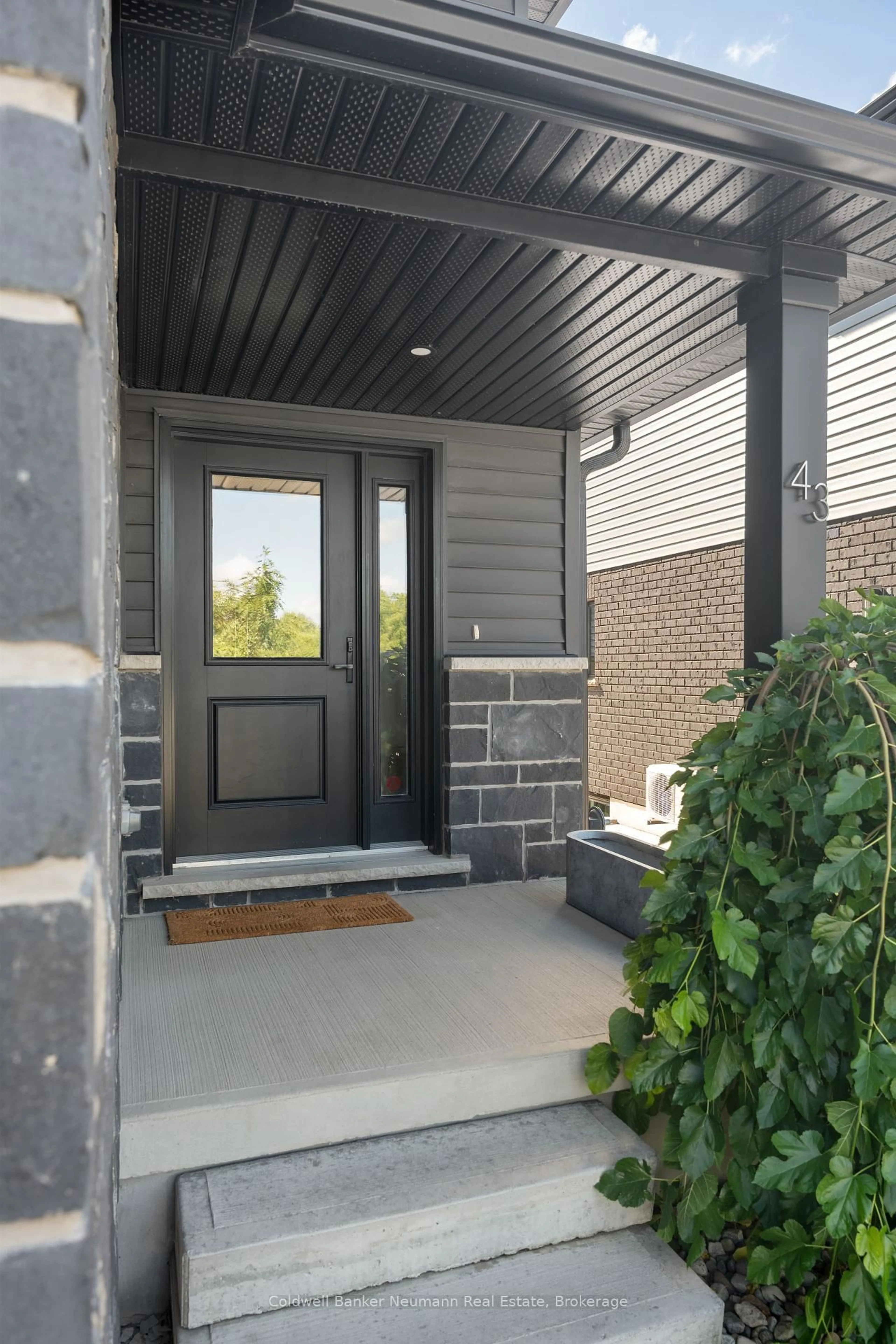 Unknown for 43 York St, Centre Wellington Ontario N0B 1S0