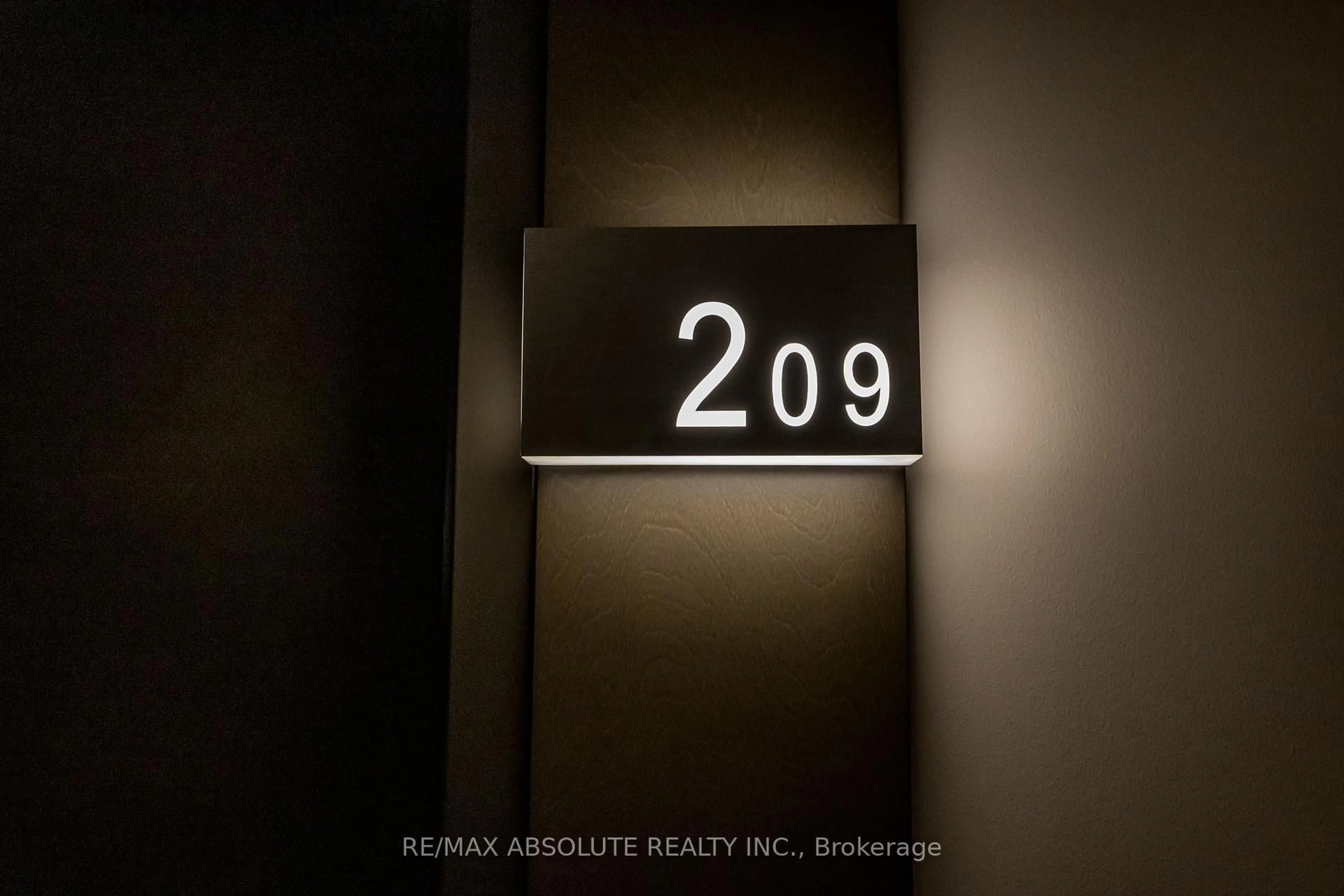 Lobby for 411 Mackay St #209, Ottawa Ontario K1M 2C5