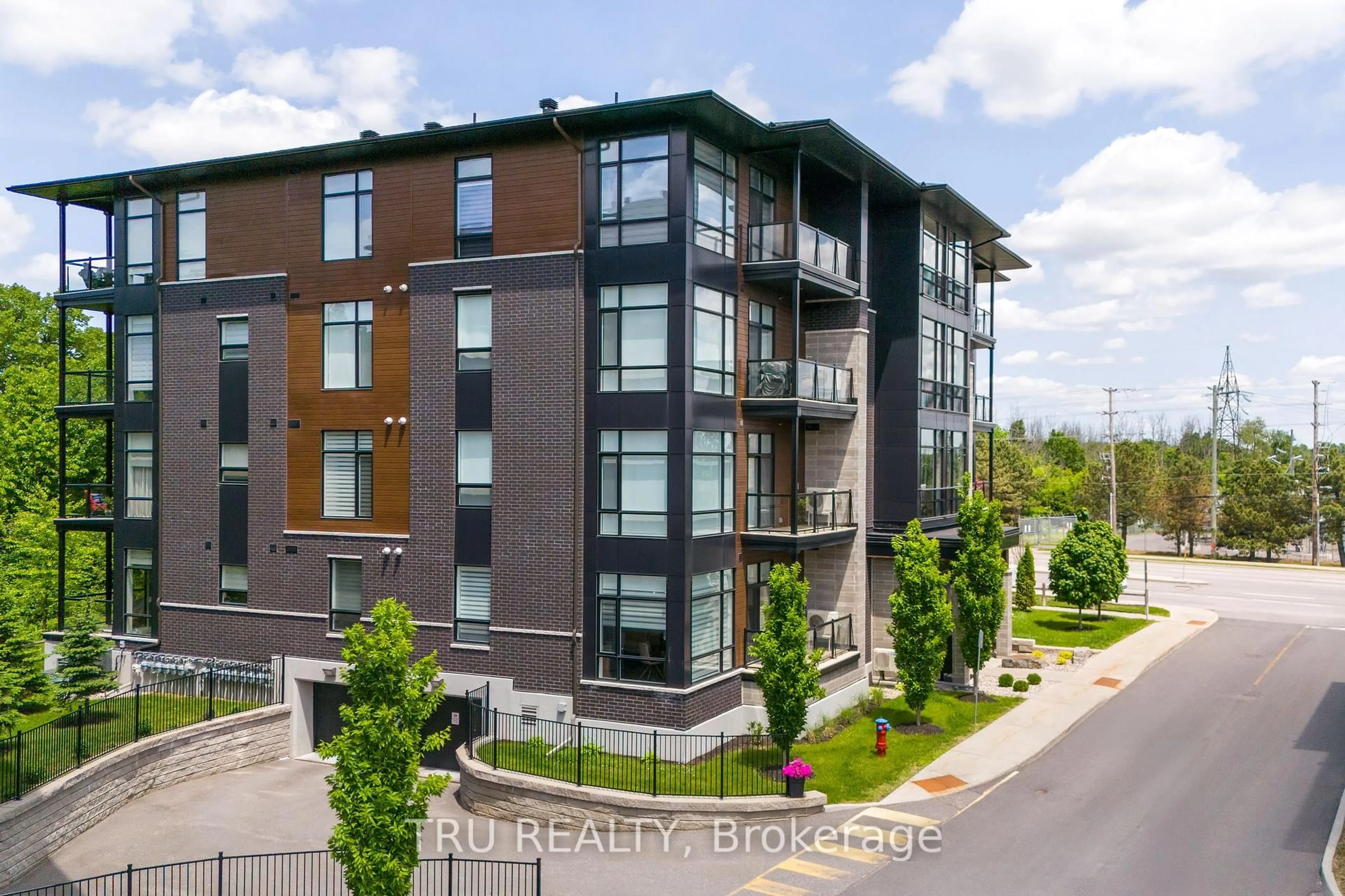 A pic from outside/outdoor area/front of a property/back of a property/a pic from drone, unknown for 100 CORTILE Private #102, Ottawa Ontario K1V 2S8