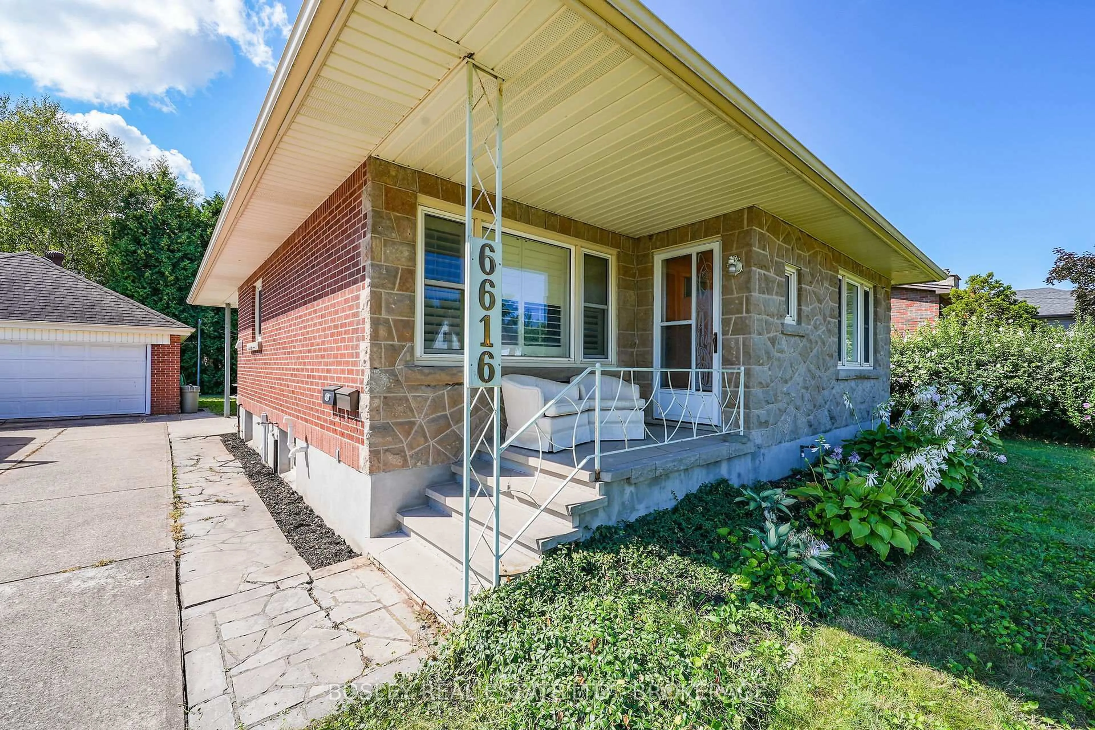 Home with brick exterior material, building for 6616 Riall St, Niagara Falls Ontario L2J 1Z6