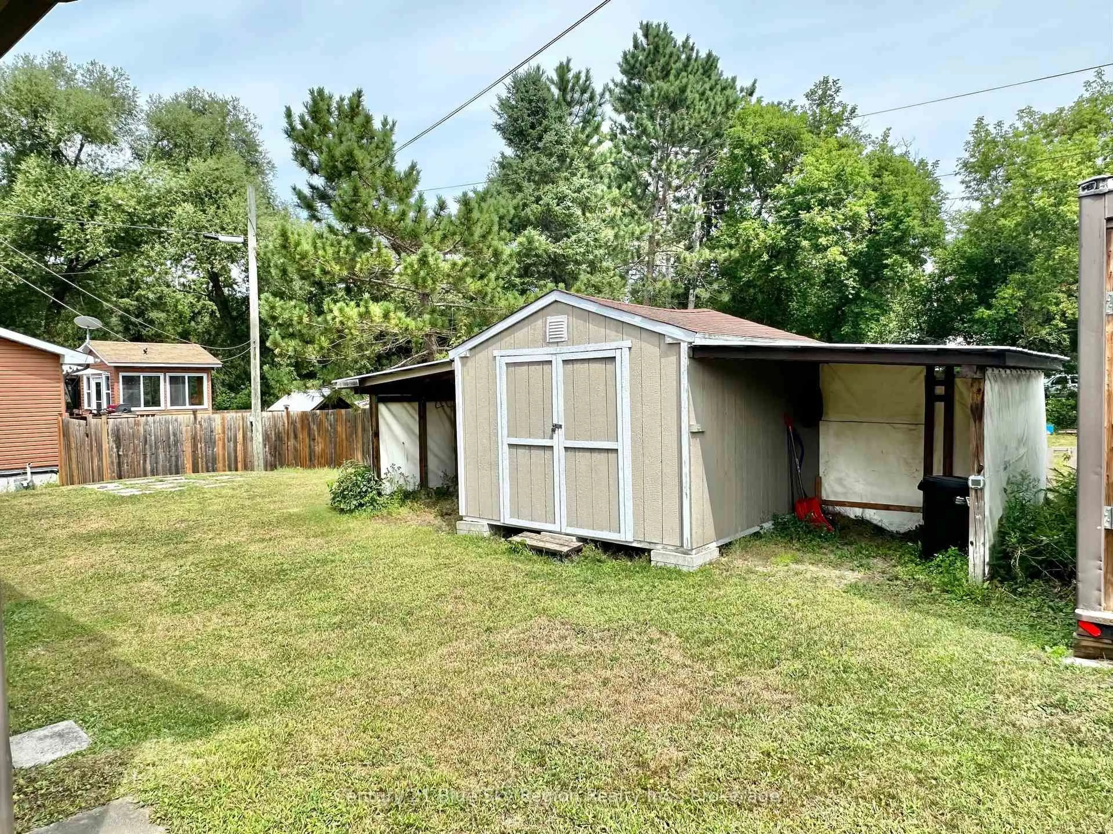 Shed for 131 6th St, Mattawa Ontario P0H 1V0