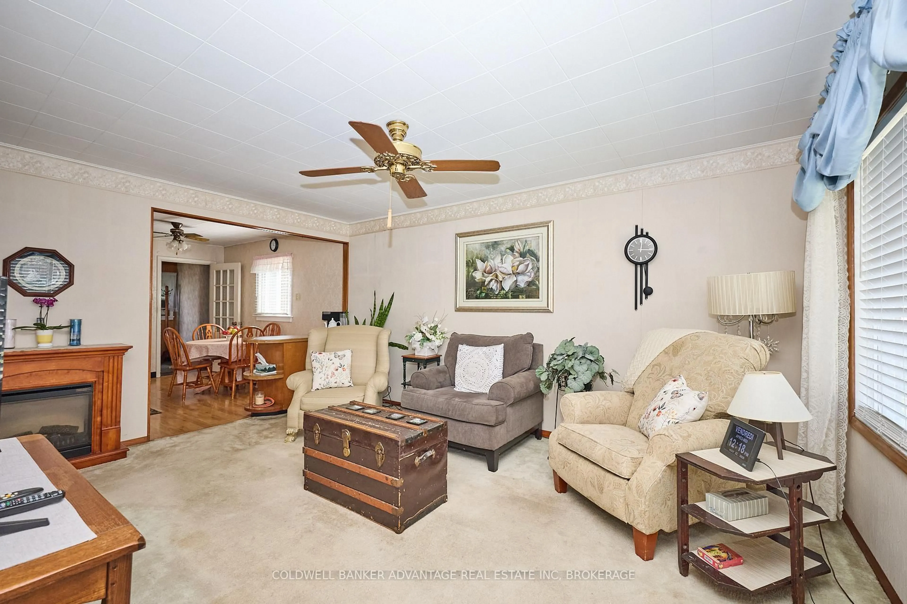 Living room with furniture, unknown for 144 Dunkirk Rd, Welland Ontario L3B 2N6