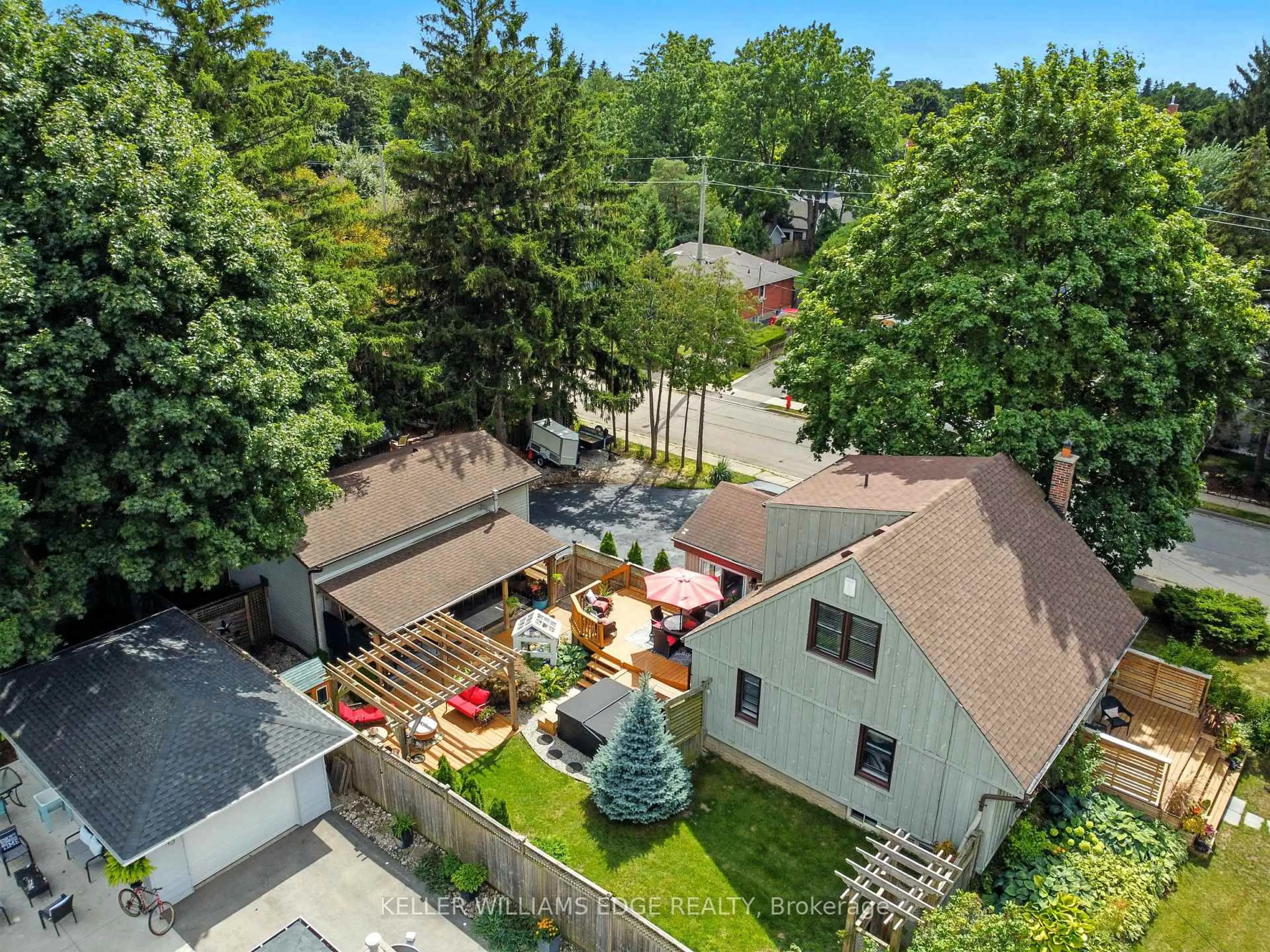 A pic from outside/outdoor area/front of a property/back of a property/a pic from drone, unknown for 30 Elgin St, Hamilton Ontario L0R 2H0