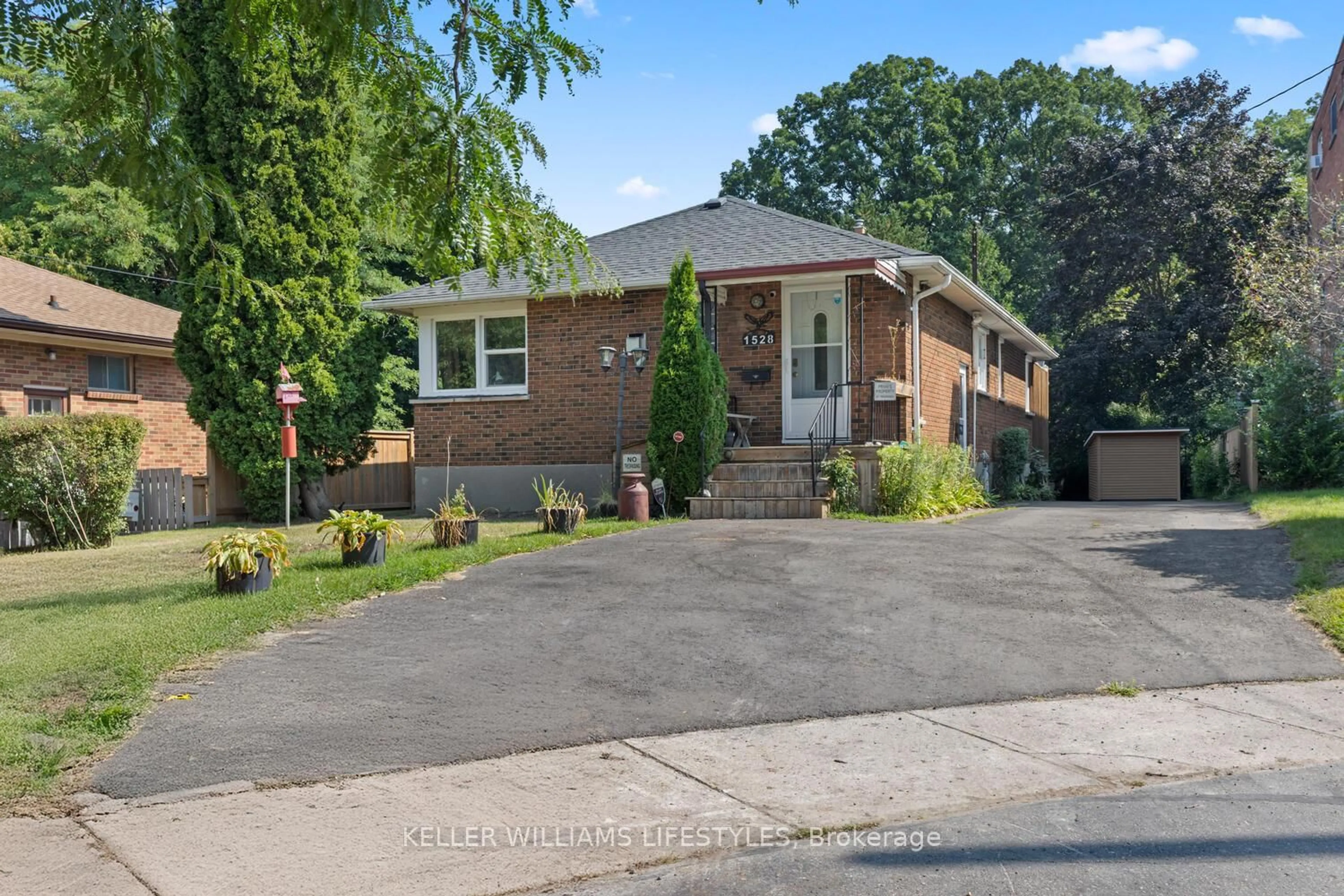 Home with brick exterior material, street for 1528 Mclarenwood Terr, London East Ontario N5W 1Y1