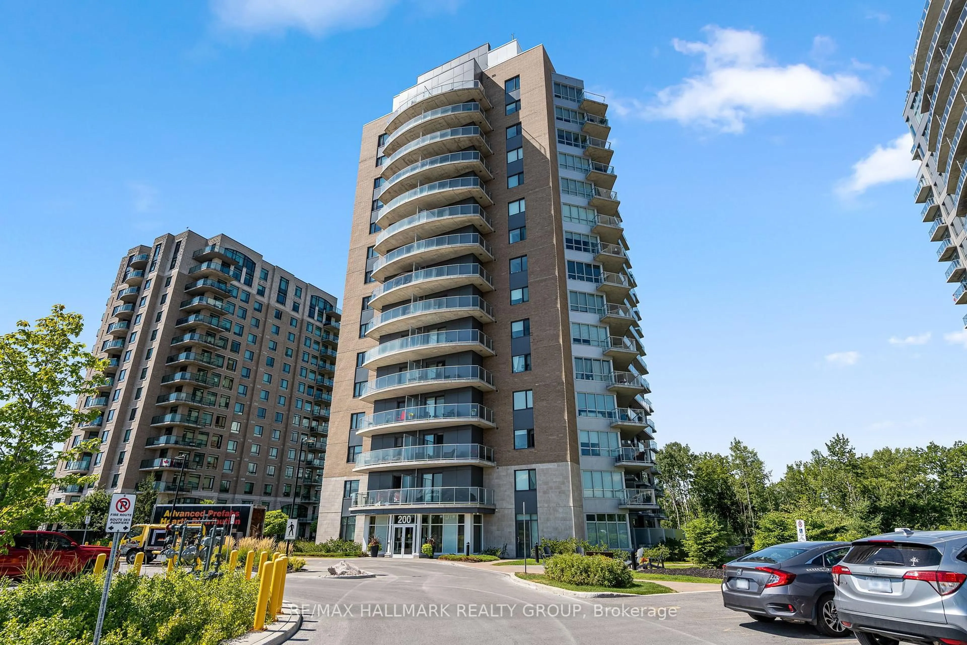A pic from outside/outdoor area/front of a property/back of a property/a pic from drone, building for 200 Inlet Private #902, Ottawa Ontario K4A 5H3