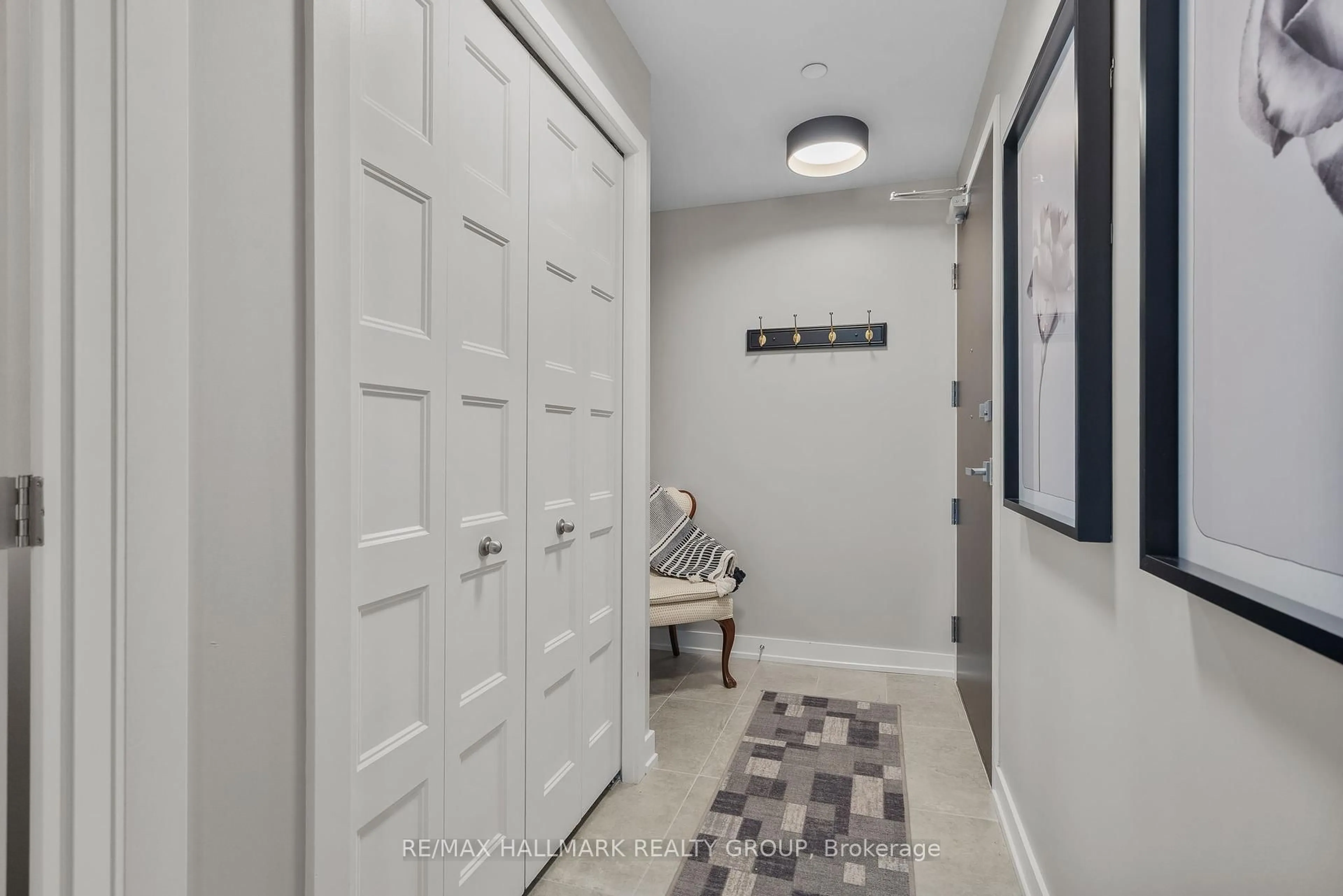 Indoor entryway for 200 Inlet Private #902, Ottawa Ontario K4A 5H3