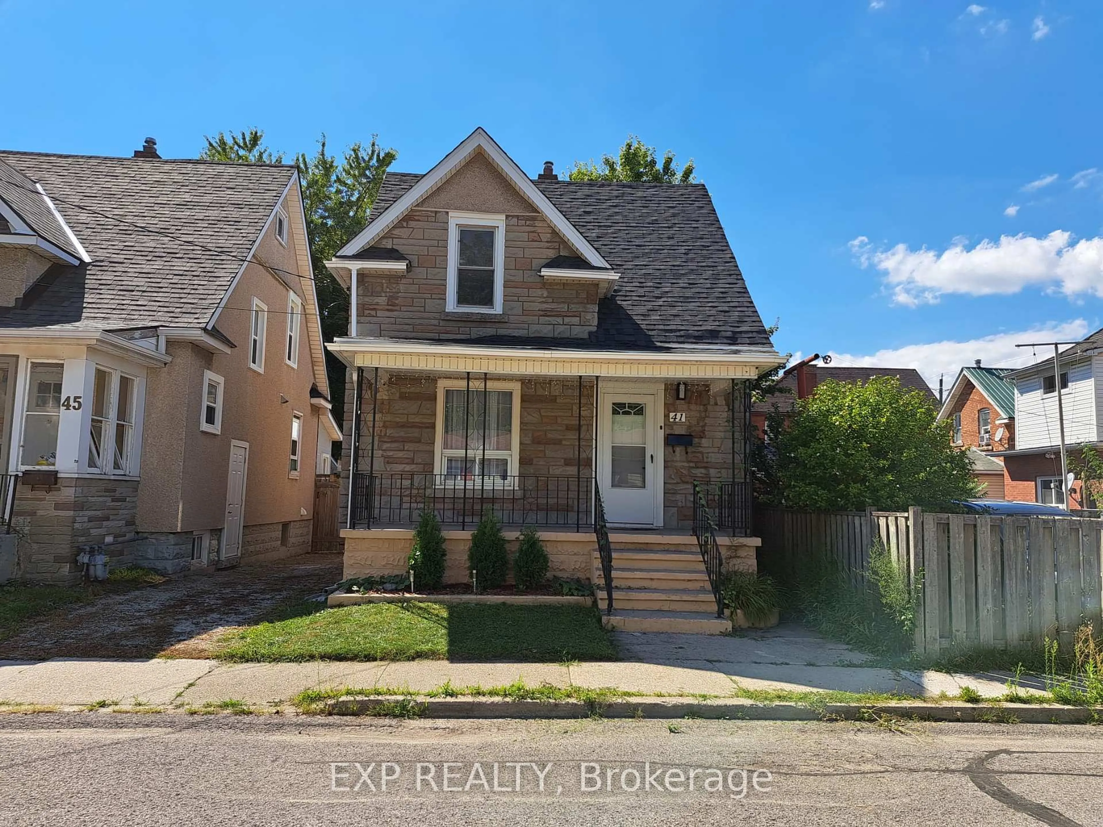 Home with brick exterior material, street for 41 Kent St, Welland Ontario L3B 3H2