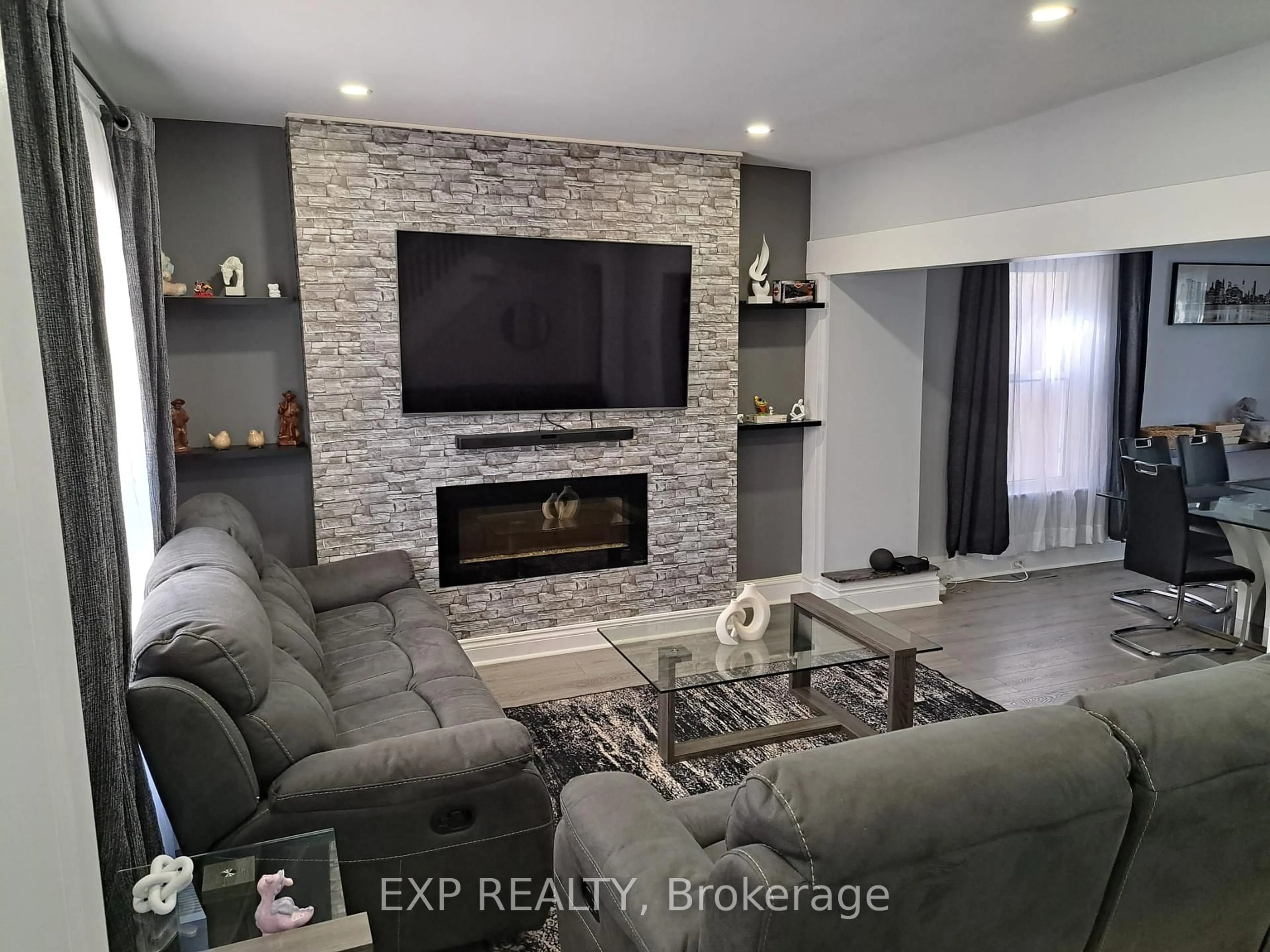 Living room with furniture, ceramic/tile floor for 41 Kent St, Welland Ontario L3B 3H2