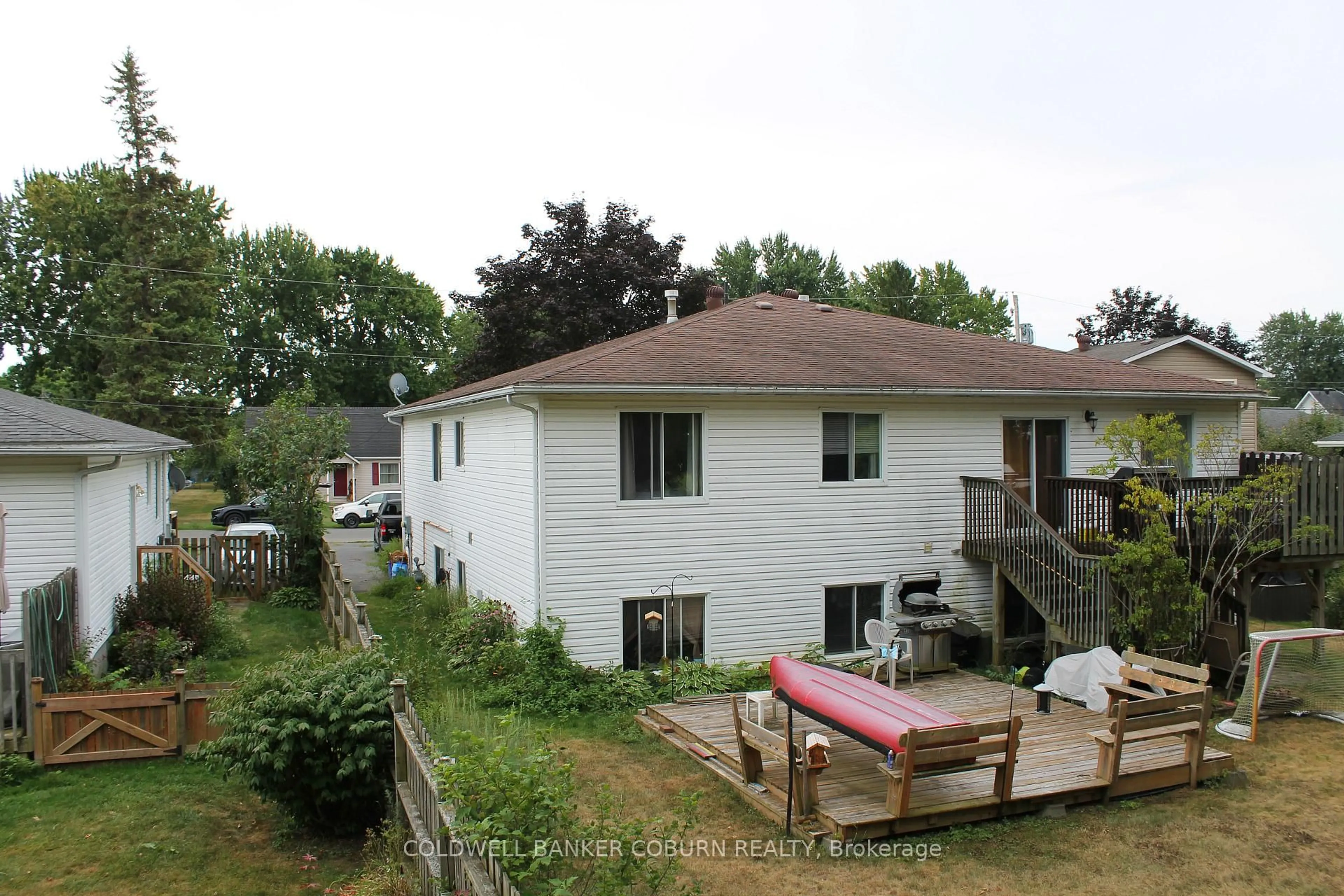 A pic from outside/outdoor area/front of a property/back of a property/a pic from drone, building for 50 B Fifth St, South Dundas Ontario K0C 1X0