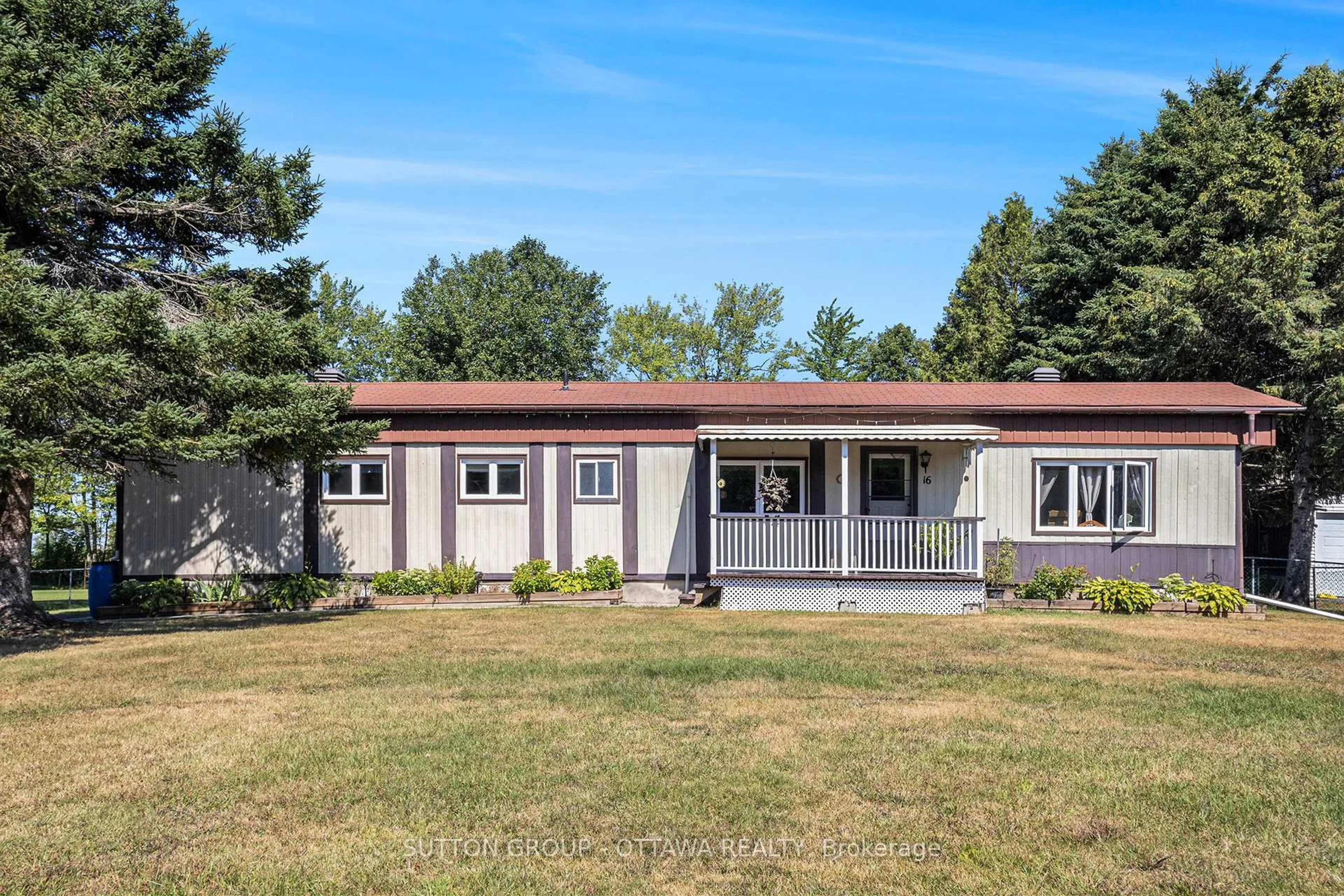 Home with vinyl exterior material, unknown for 5620 Rockdale Rd #16, Vars Ontario K0A 3H0
