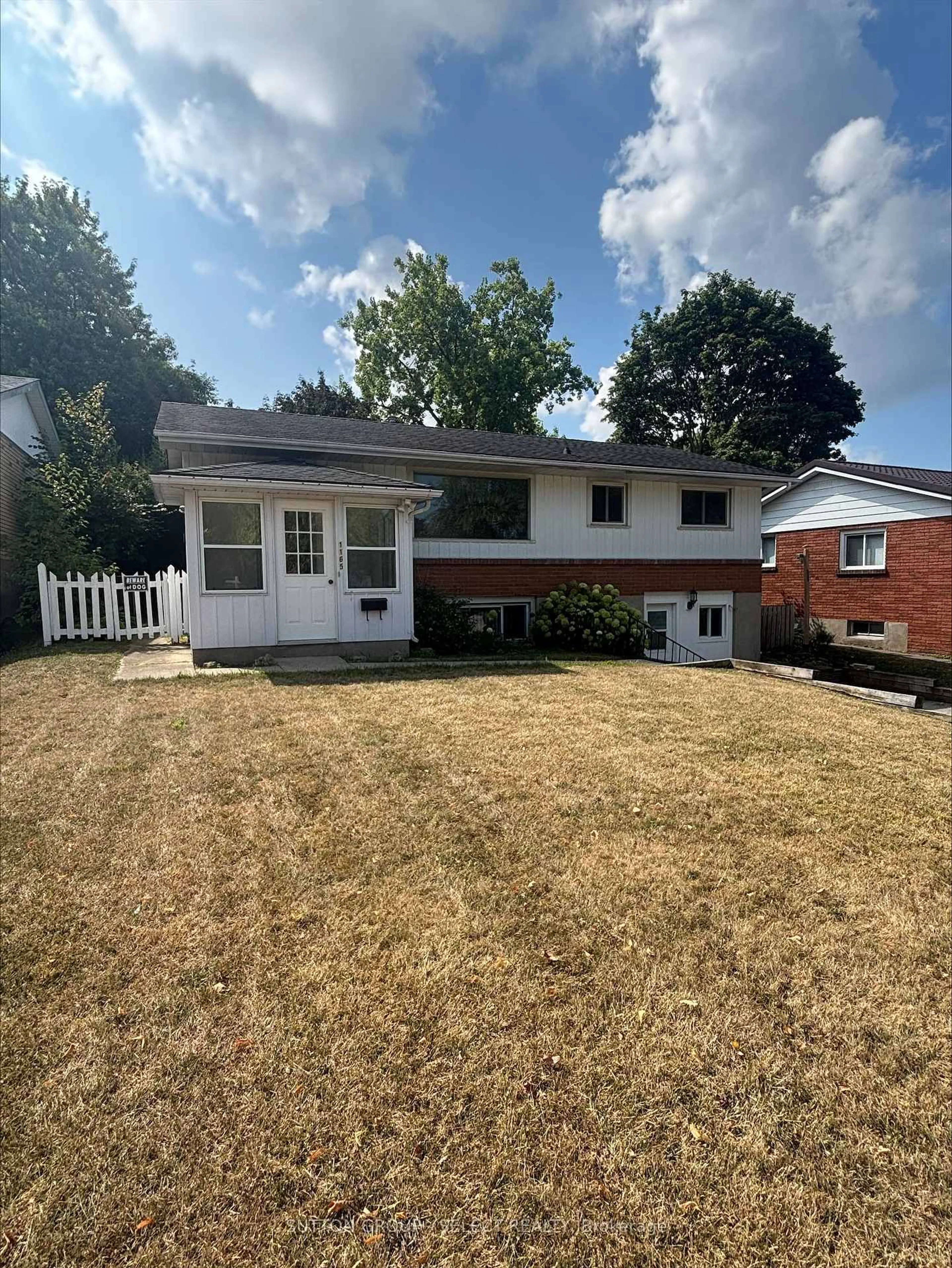 Unknown for 1165 Melsandra Ave, London East Ontario N5Y 4N8
