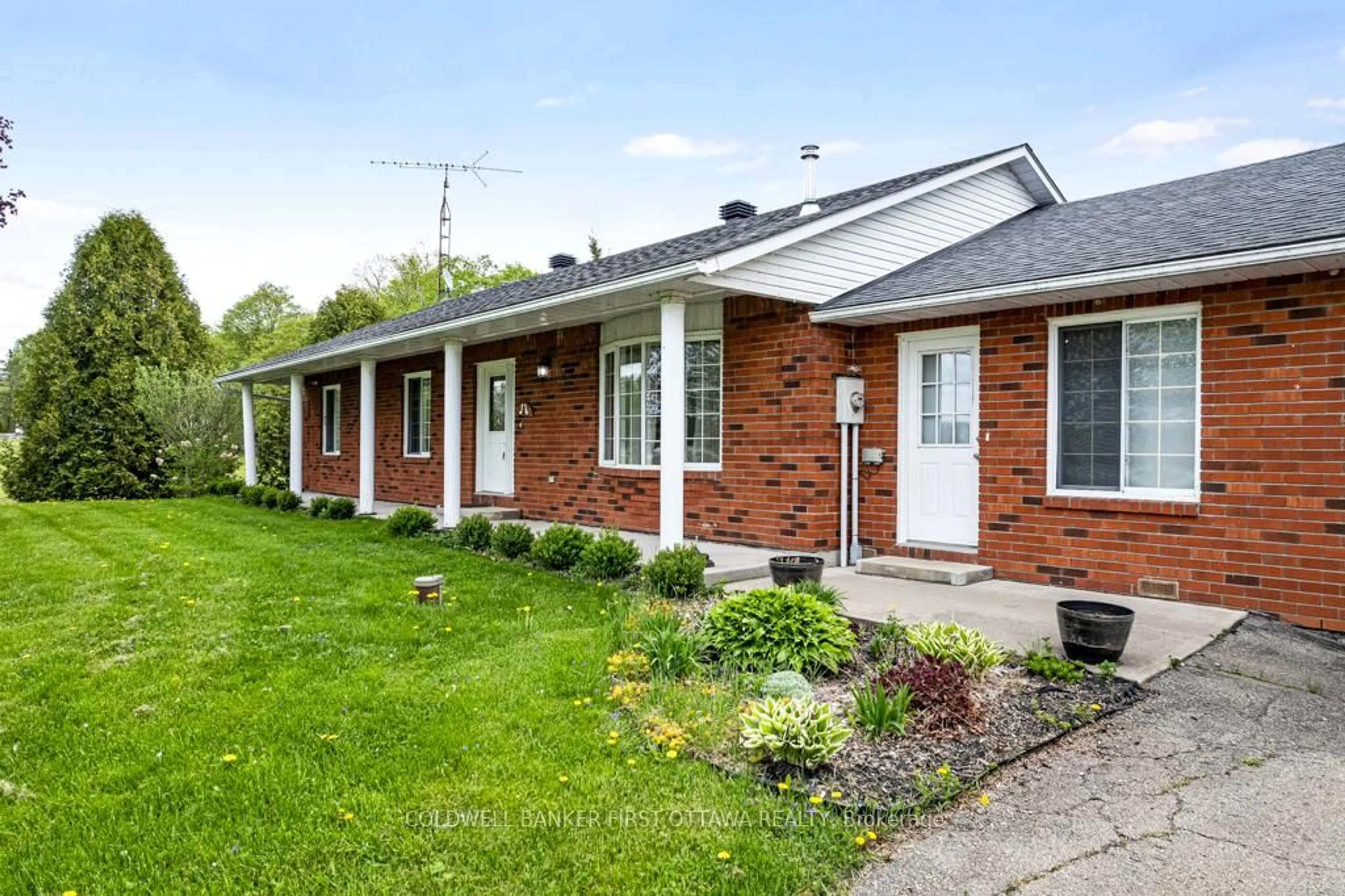 Home with brick exterior material, street for 467 LAKE ELOIDA Rd, Elizabethtown-Kitley Ontario K0E 1Y0