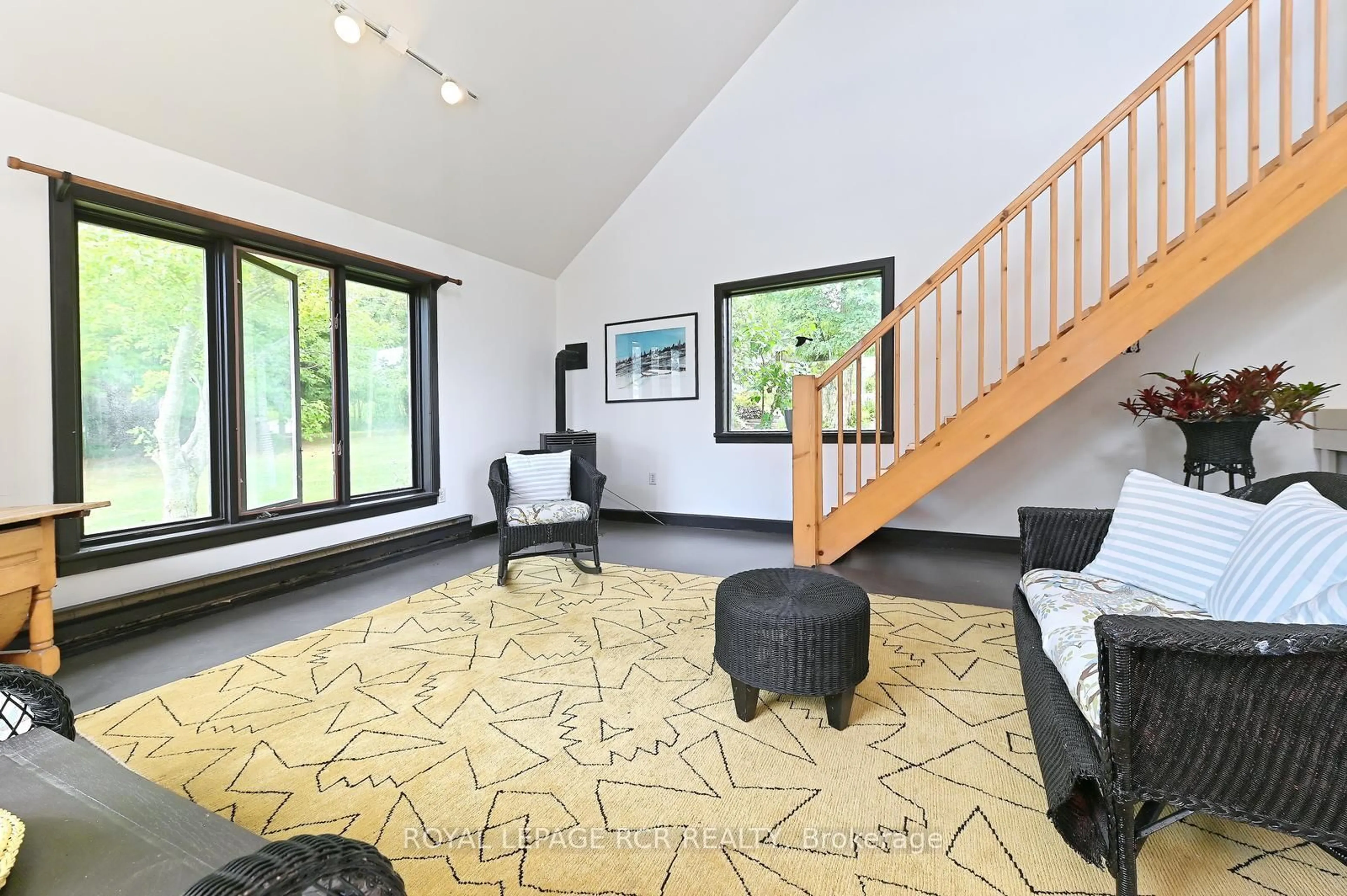 Indoor foyer for 798433 3rd Line, Mulmur Ontario L9V 0H8
