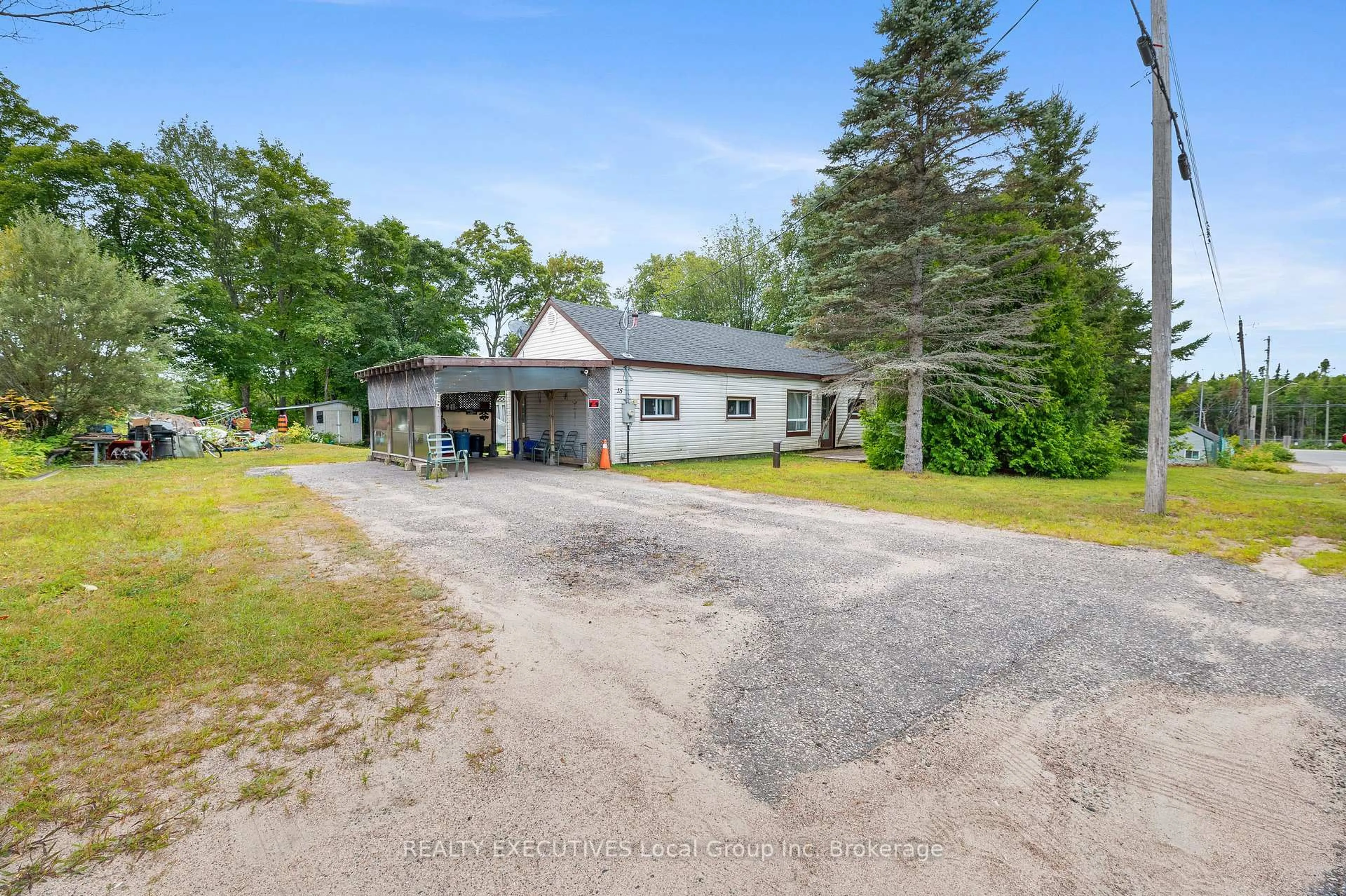 A pic from outside/outdoor area/front of a property/back of a property/a pic from drone, building for 15 Sunshine Lane, North Bay Ontario P1B 8G3