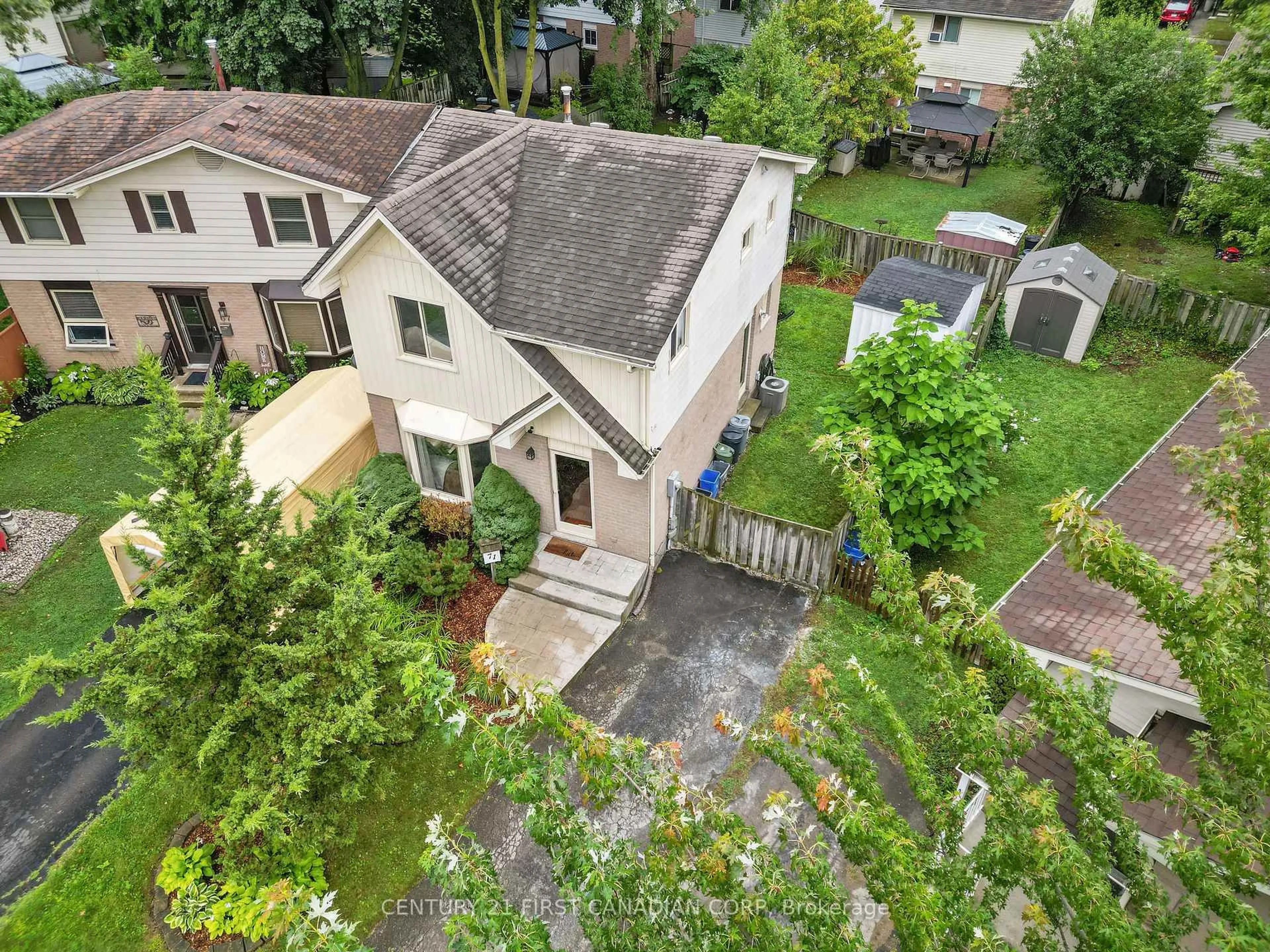 A pic from outside/outdoor area/front of a property/back of a property/a pic from drone, street for 71 Constable Crt, London North Ontario N6G 3N7