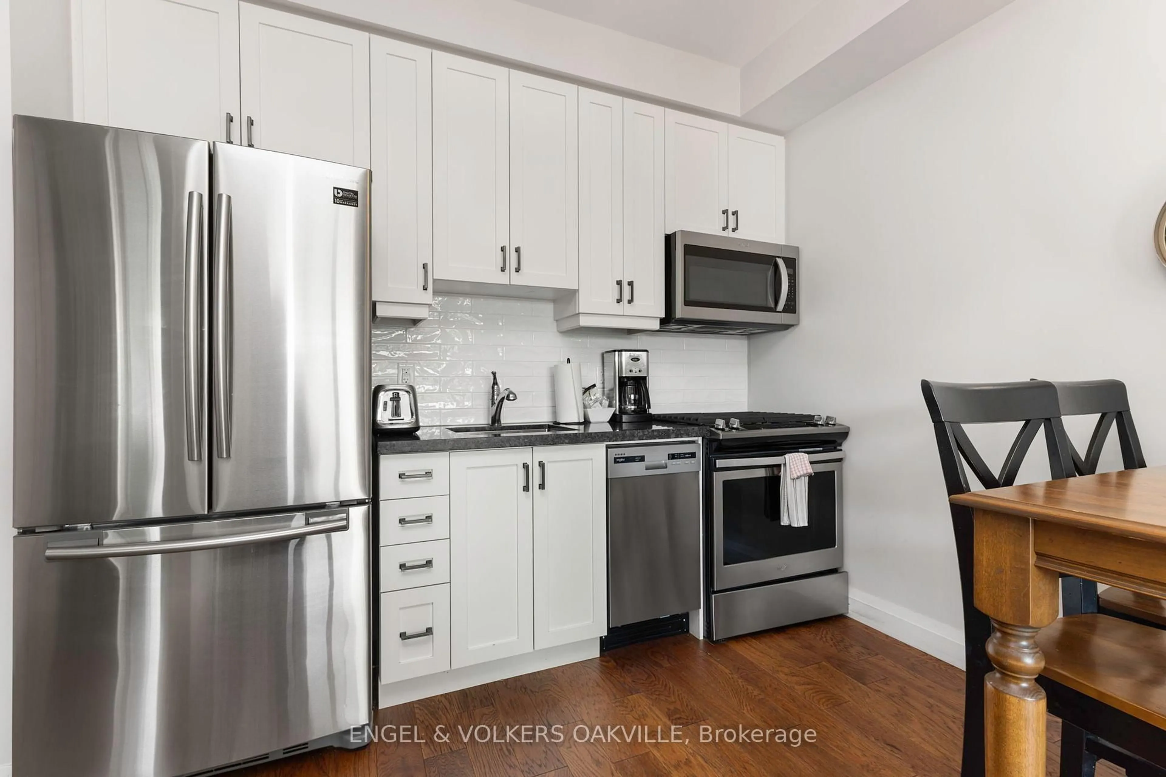 Standard kitchen, wood/laminate floor for 1869 Muskoka Road 118 #C - 103, Muskoka Lakes Ontario P1L 1X1
