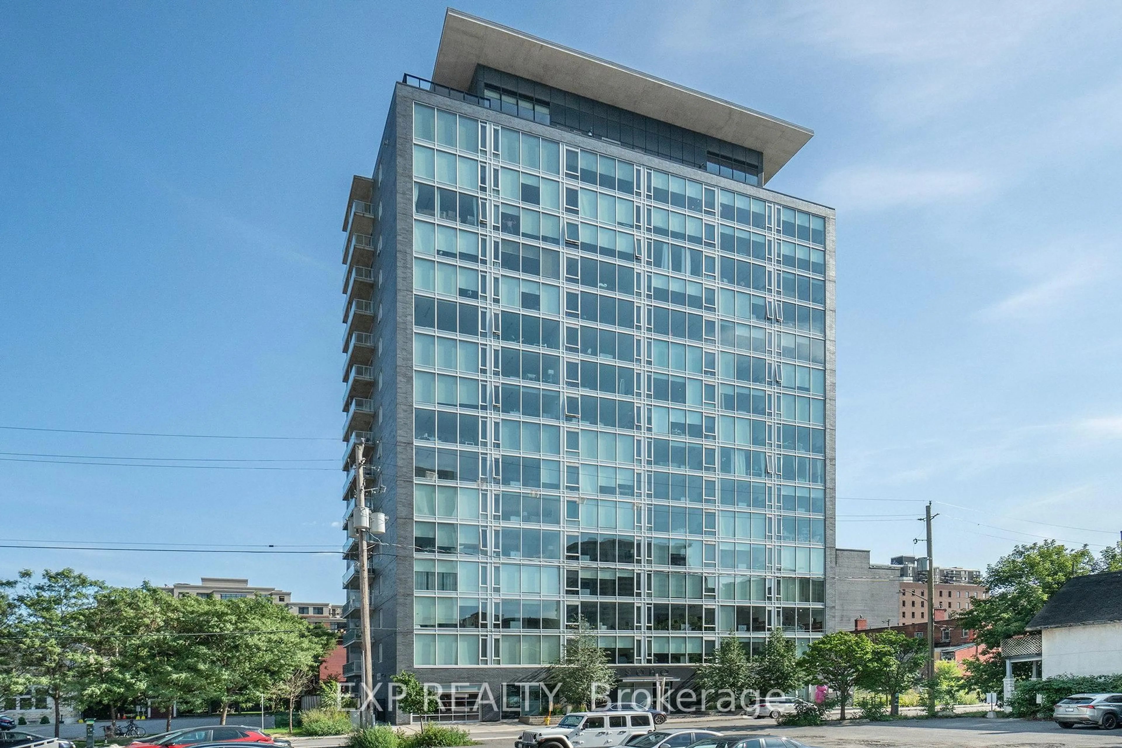Indoor foyer for 300 Lisgar St #707, Ottawa Ontario K2P 0E2