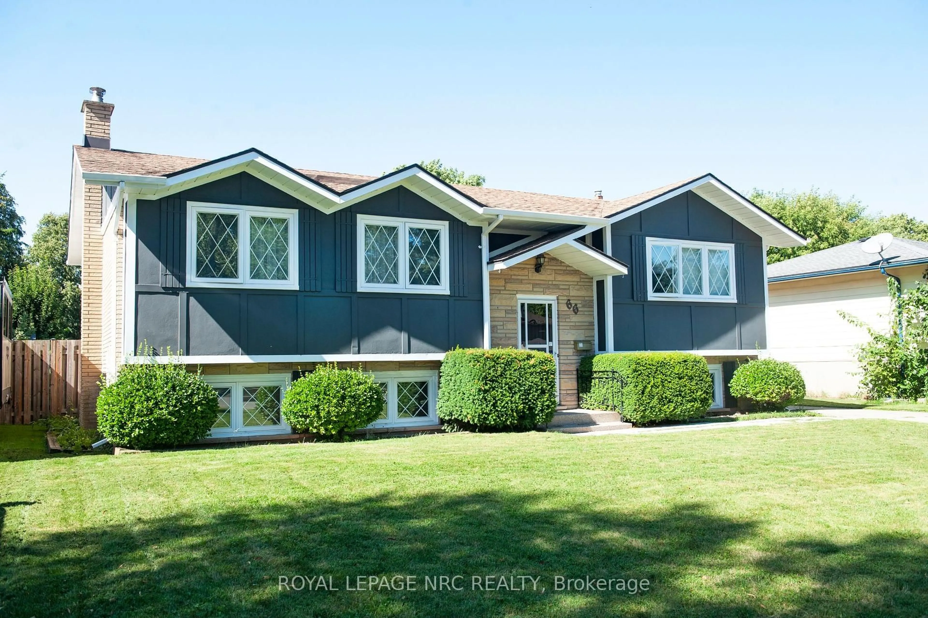 Home with vinyl exterior material, street for 66 Rolling Acres Dr, Welland Ontario L3C 3N3