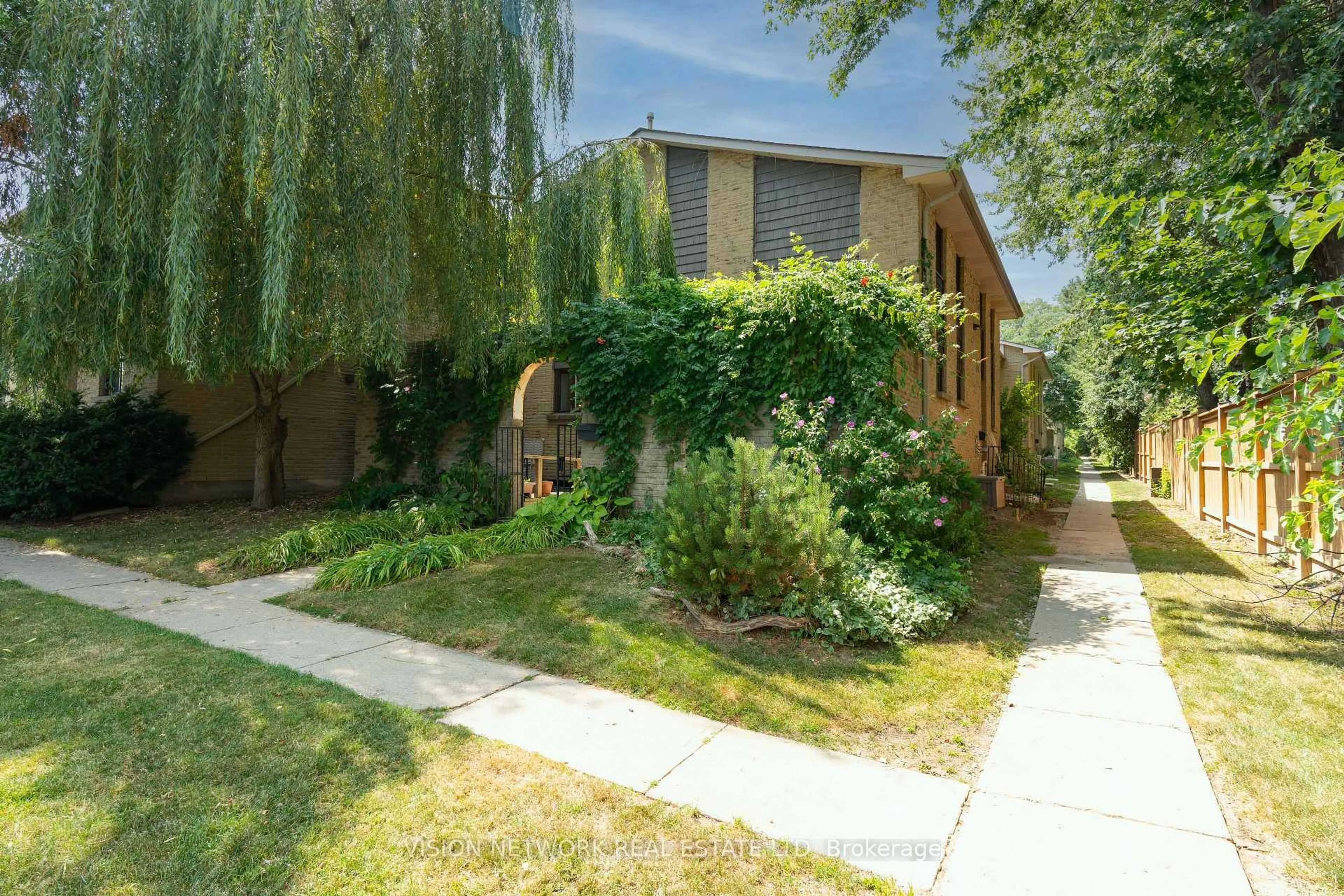 Patio, street for 500 Southdale Rd #22, London South Ontario N6E 1A4