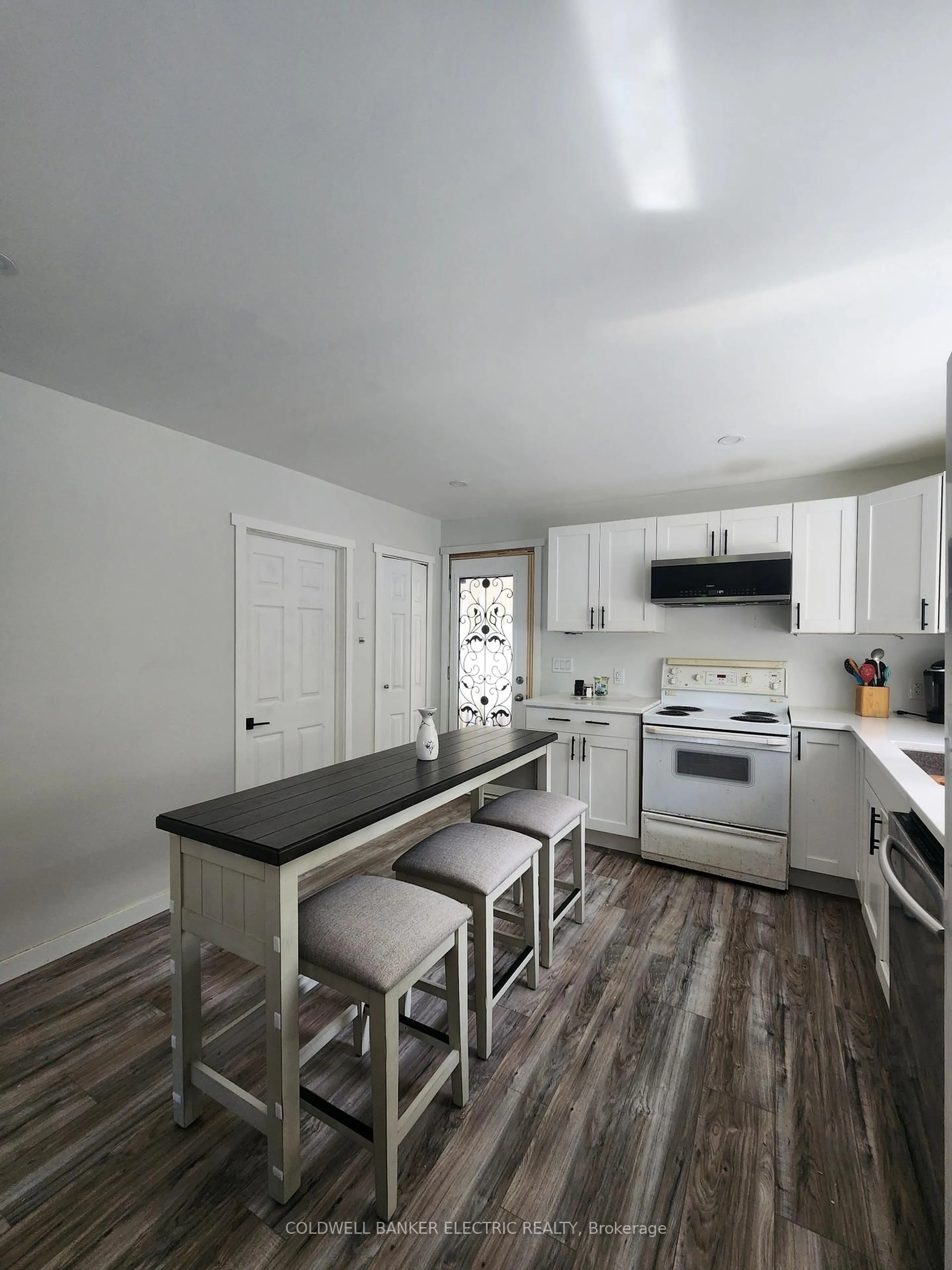 Open concept kitchen, unknown for 48 Hargrave Rd, Kawartha Lakes Ontario K0M 2B0