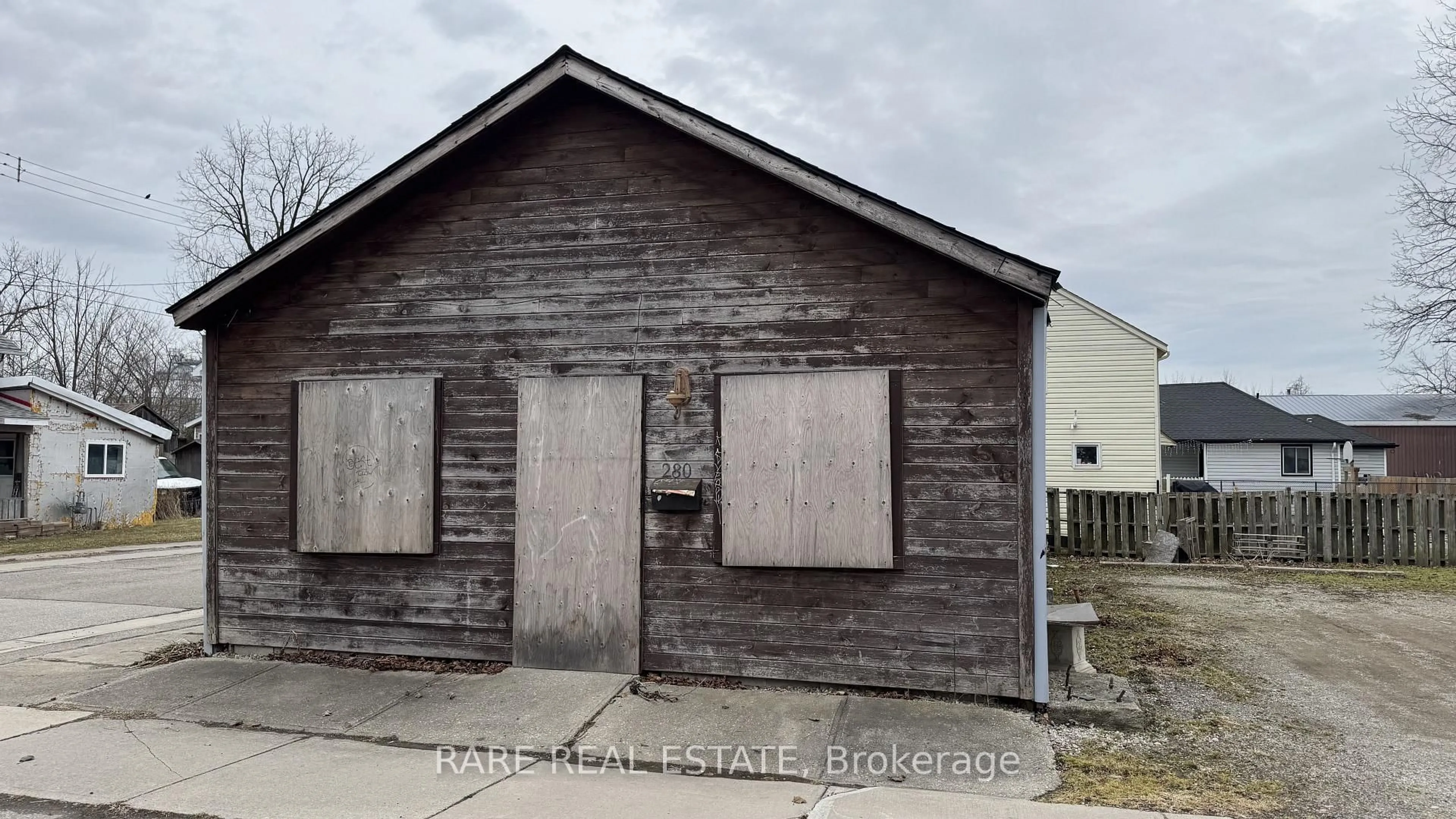 Shed for 280 Park St, Chatham-Kent Ontario N7M 3S3