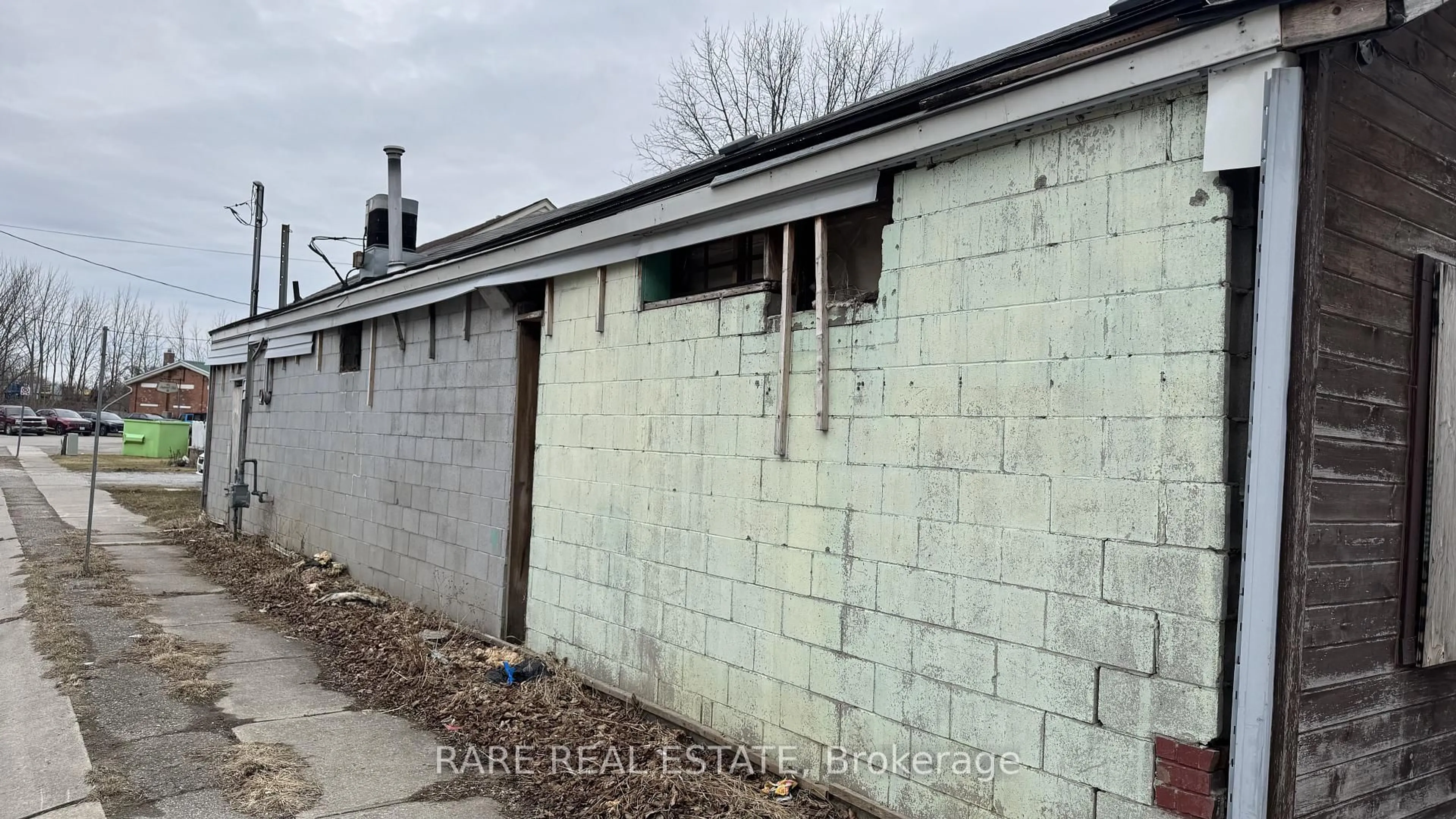 Unknown for 280 Park St, Chatham-Kent Ontario N7M 3S3