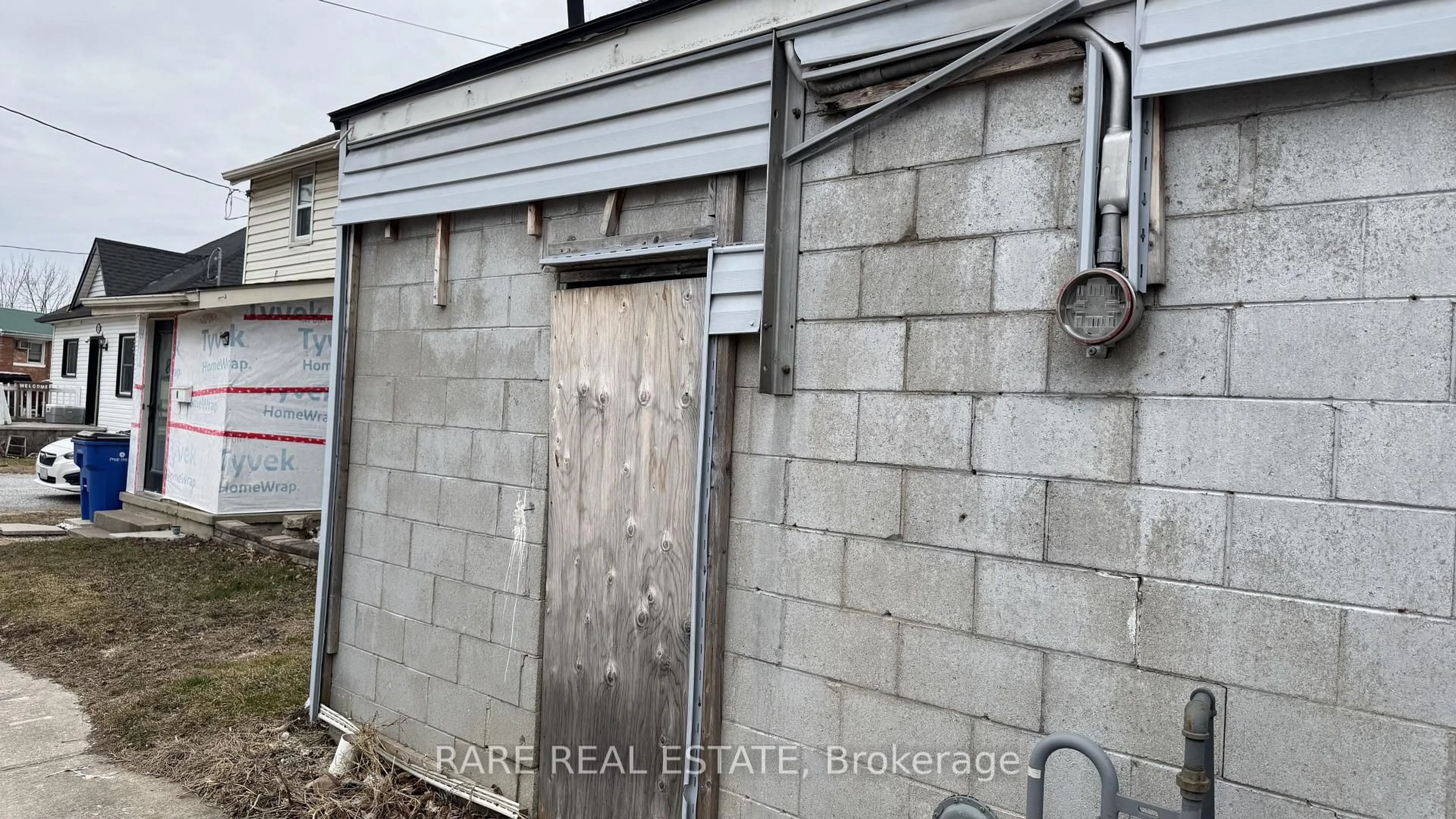Shed for 280 Park St, Chatham-Kent Ontario N7M 3S3