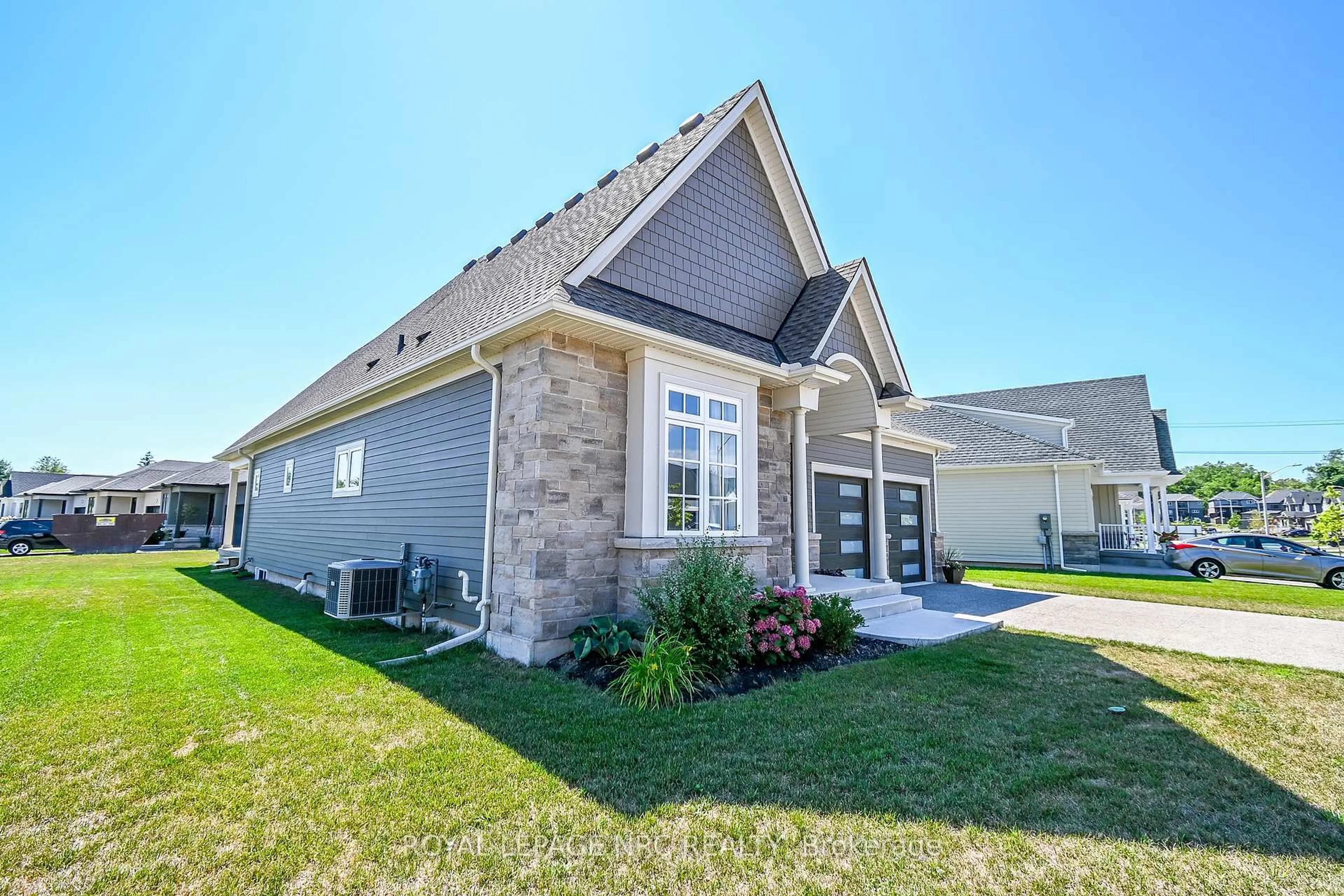Home with vinyl exterior material, unknown for 3571 Whispering Woods Tr, Fort Erie Ontario L0S 1N0