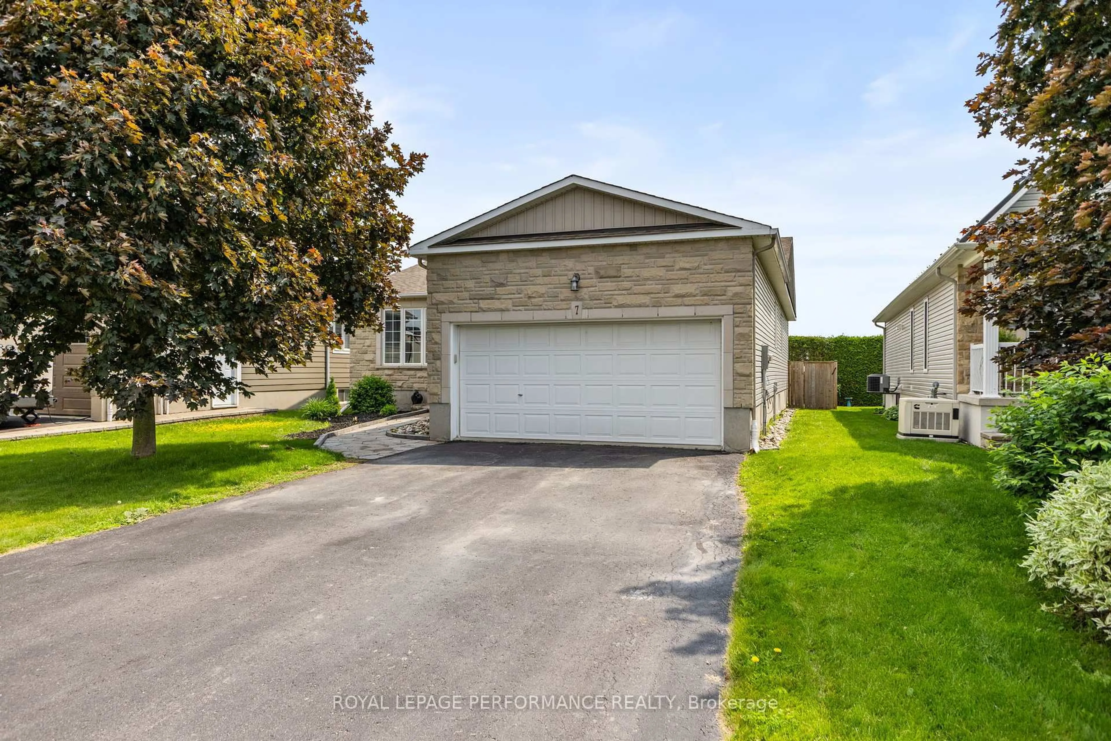 Unknown for 7 Settlement Lane, Russell Ontario K4R 0A4