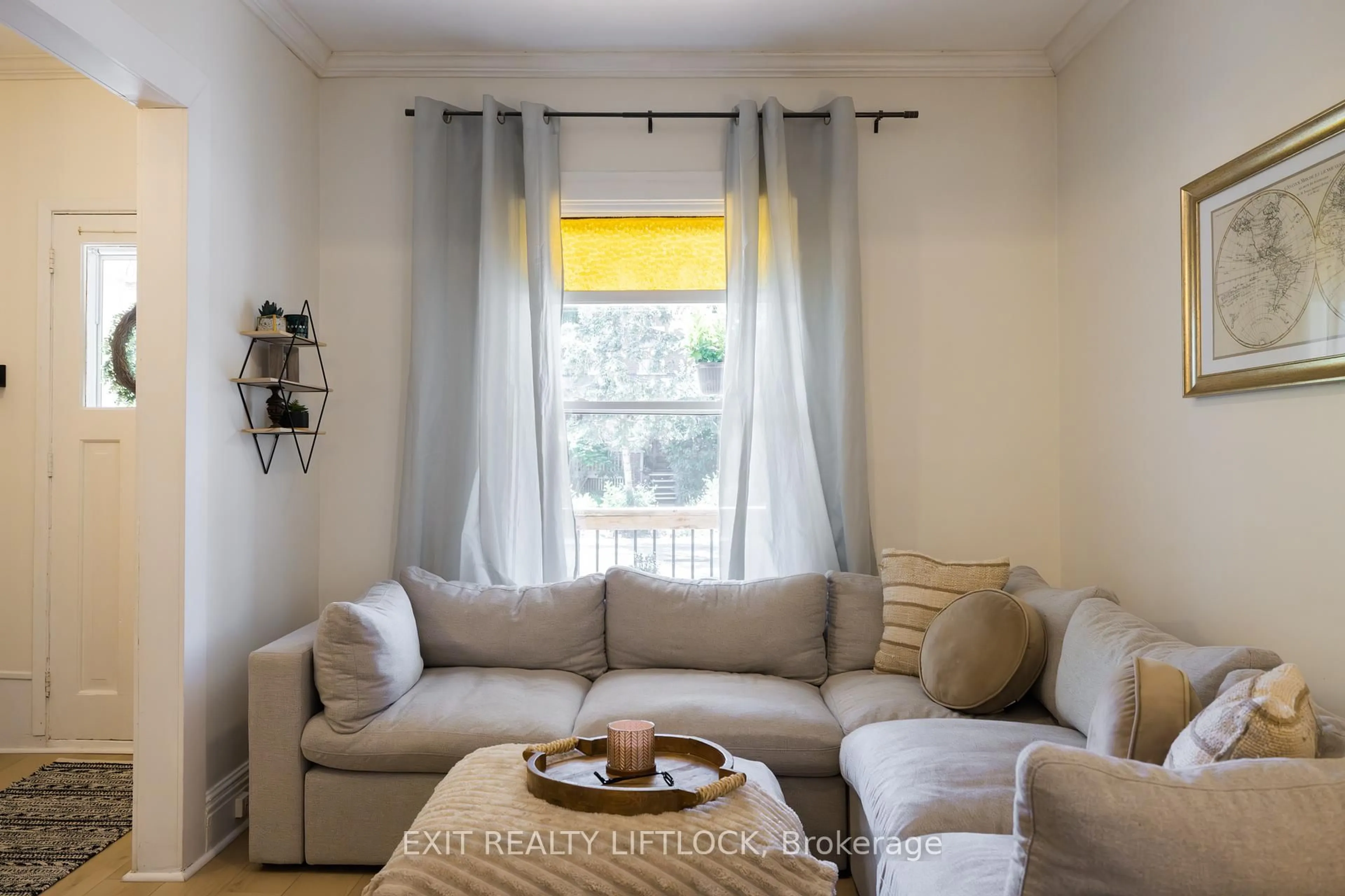 Living room with furniture, unknown for 132 Maude St, Peterborough Central Ontario K9J 3A2