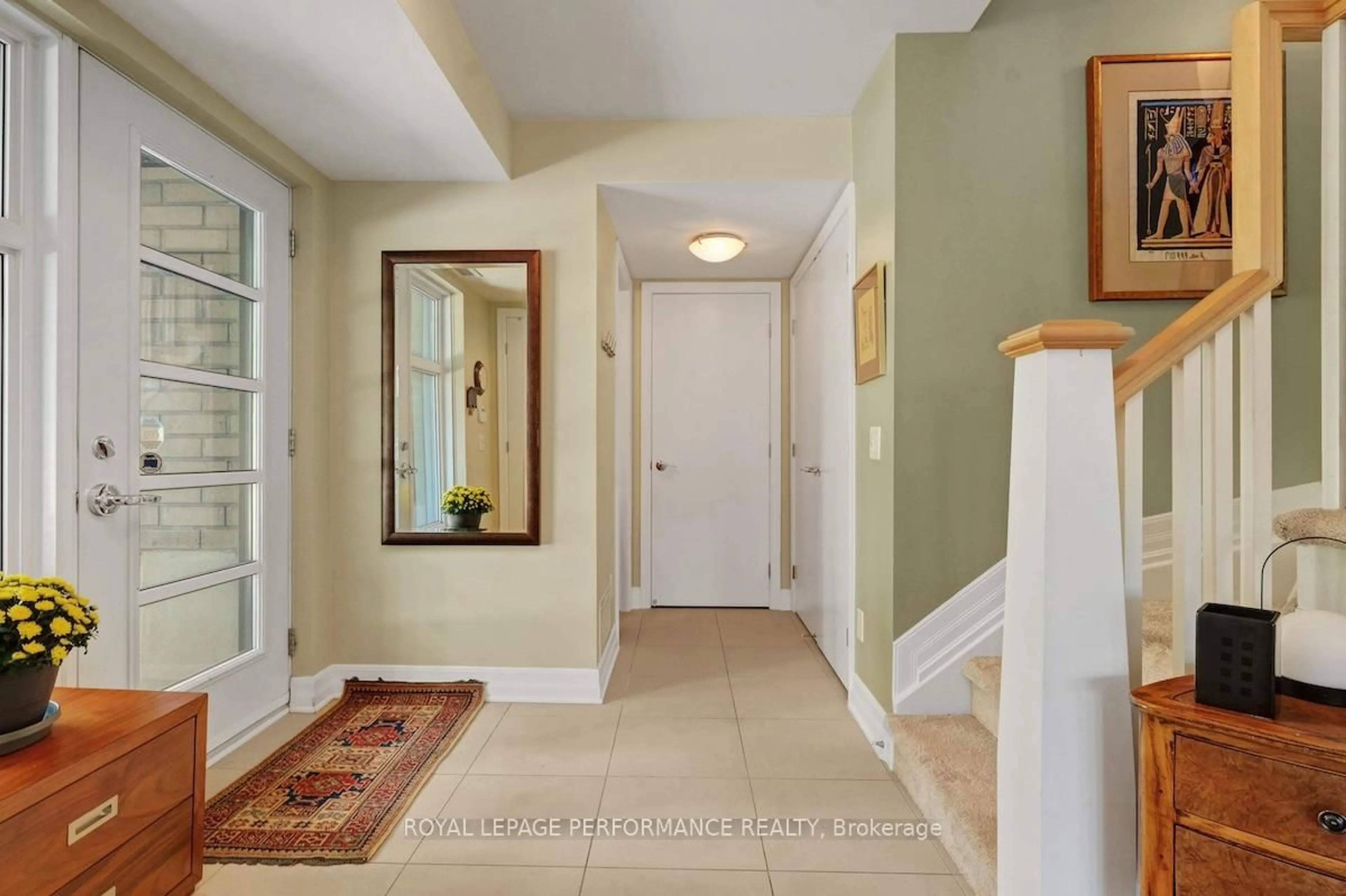 Indoor entryway for 773 Richmond Rd #Unit 8, Ottawa Ontario K2A 0G7