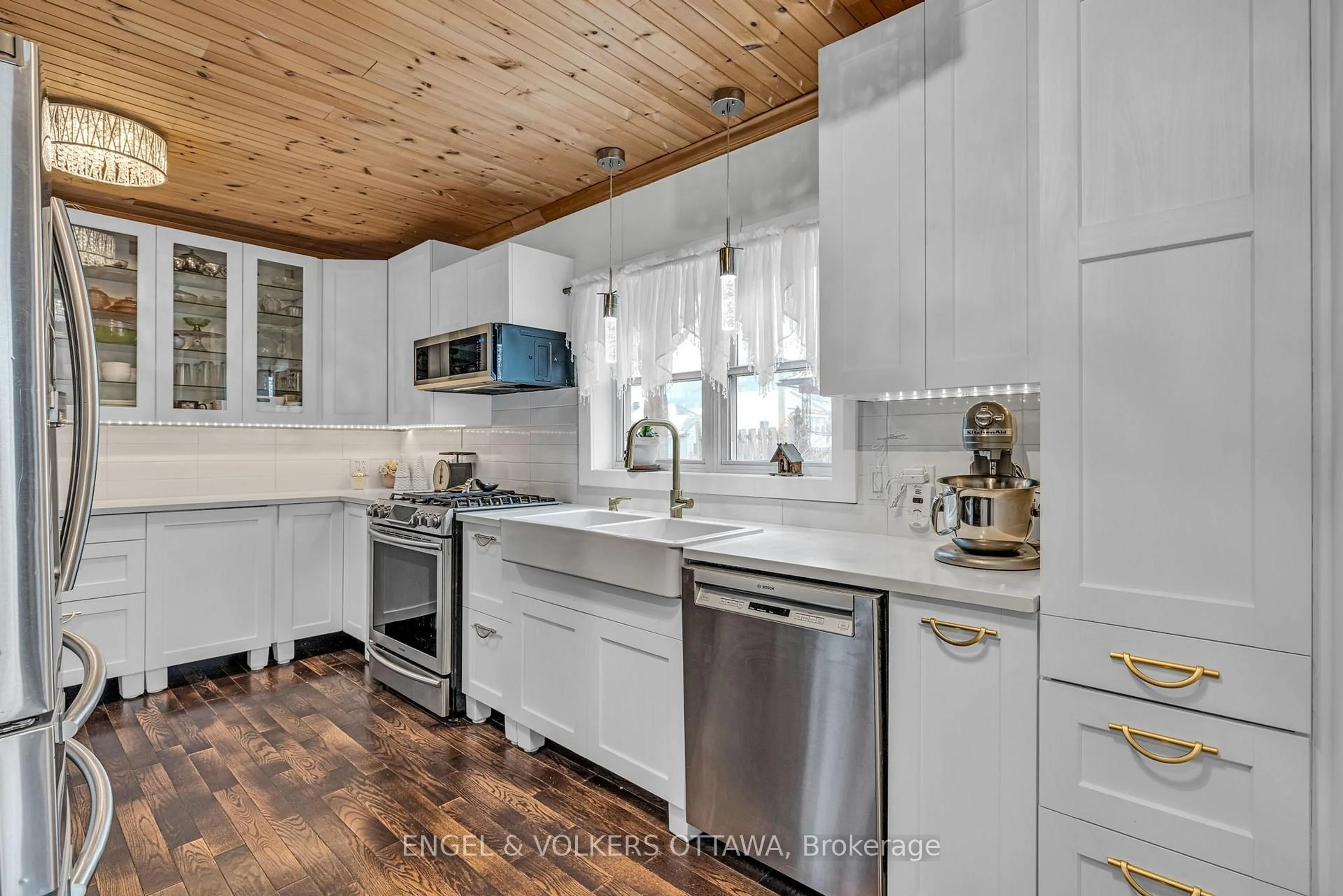 Open concept kitchen, unknown for 201 - 203 Heritage Maple Way, Ottawa Ontario K1L 6M4
