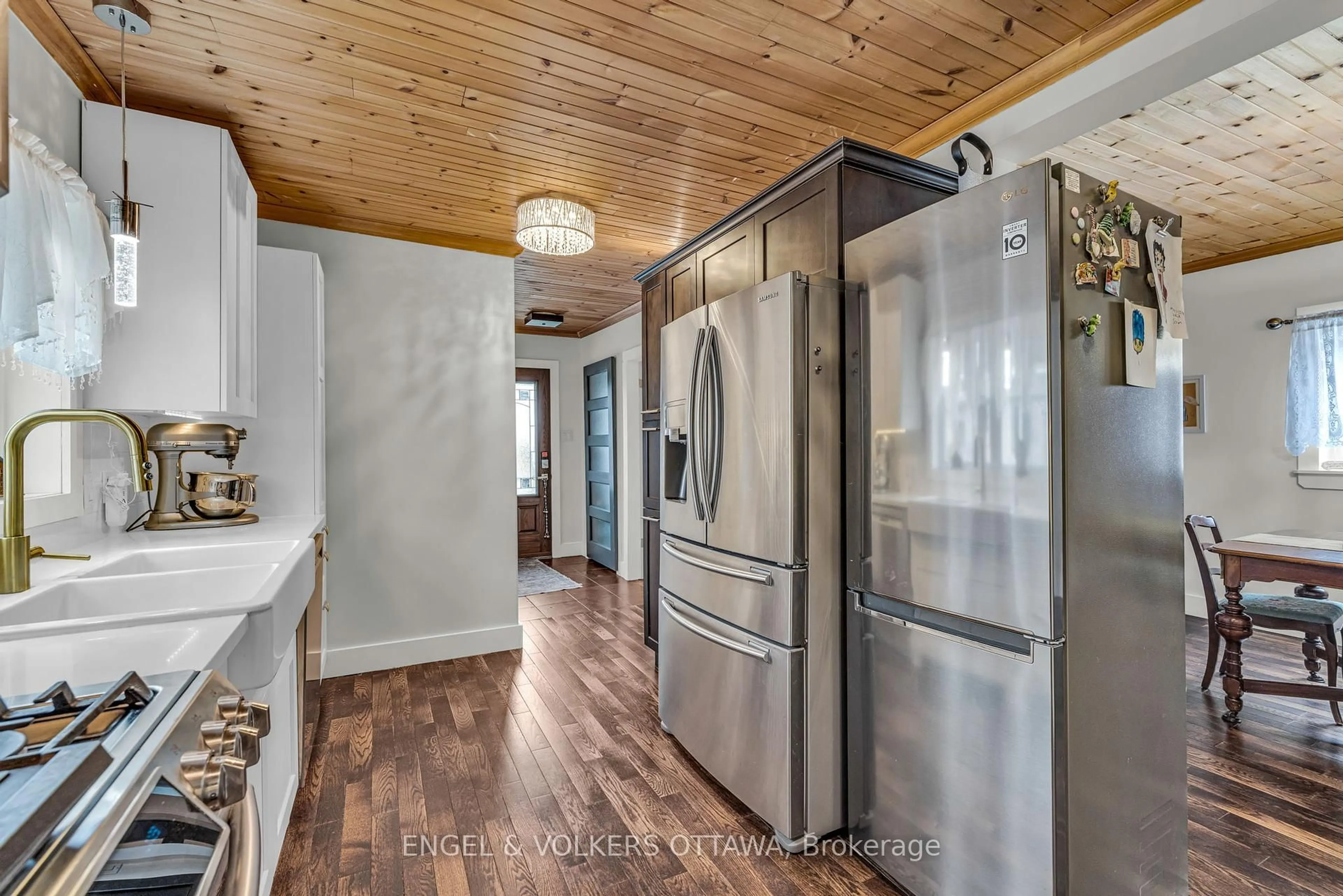 Open concept kitchen, unknown for 201 - 203 Heritage Maple Way, Ottawa Ontario K1L 6M4