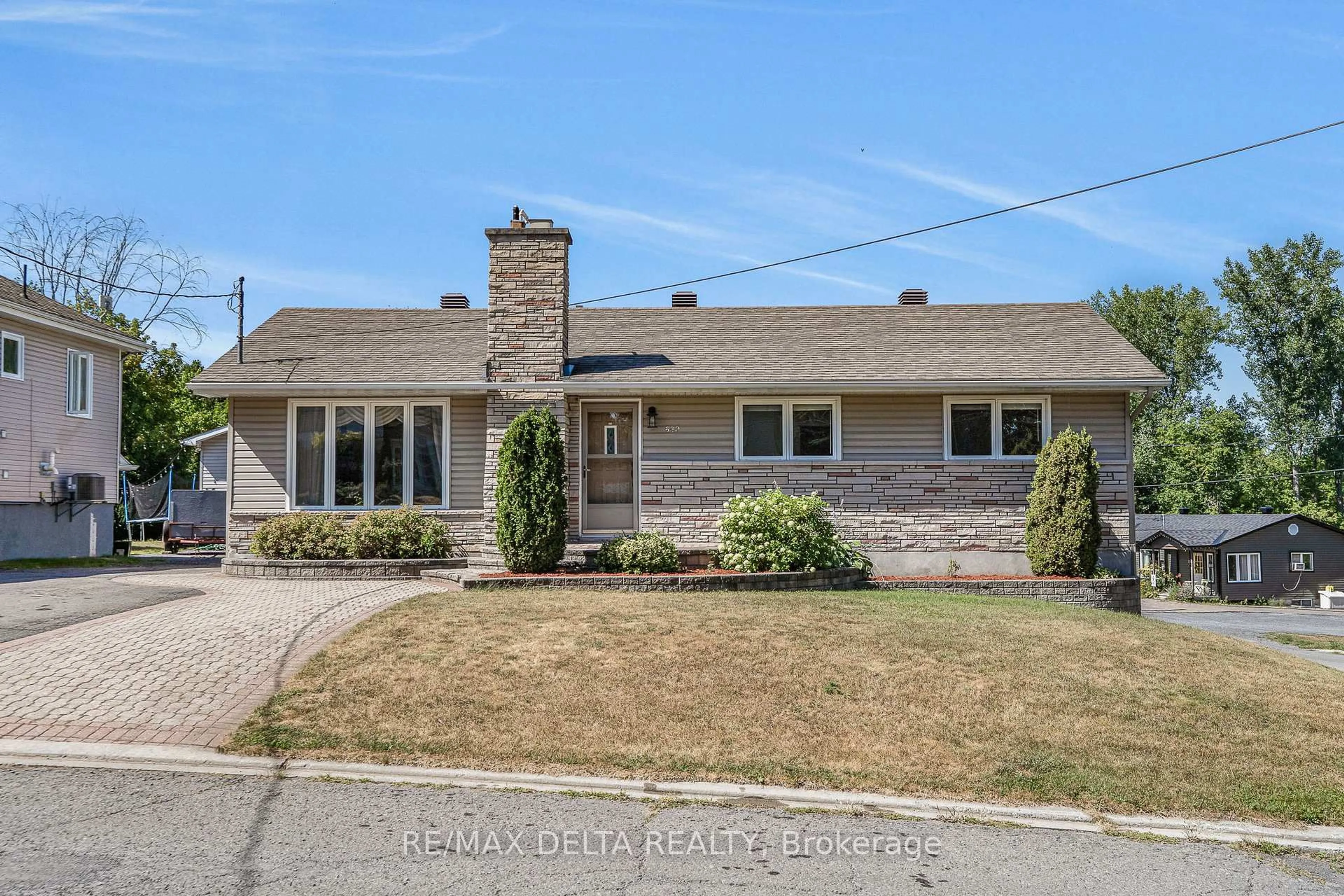 Home with brick exterior material, street for 660 Henrie Circ, Clarence-Rockland Ontario K4K 1C6