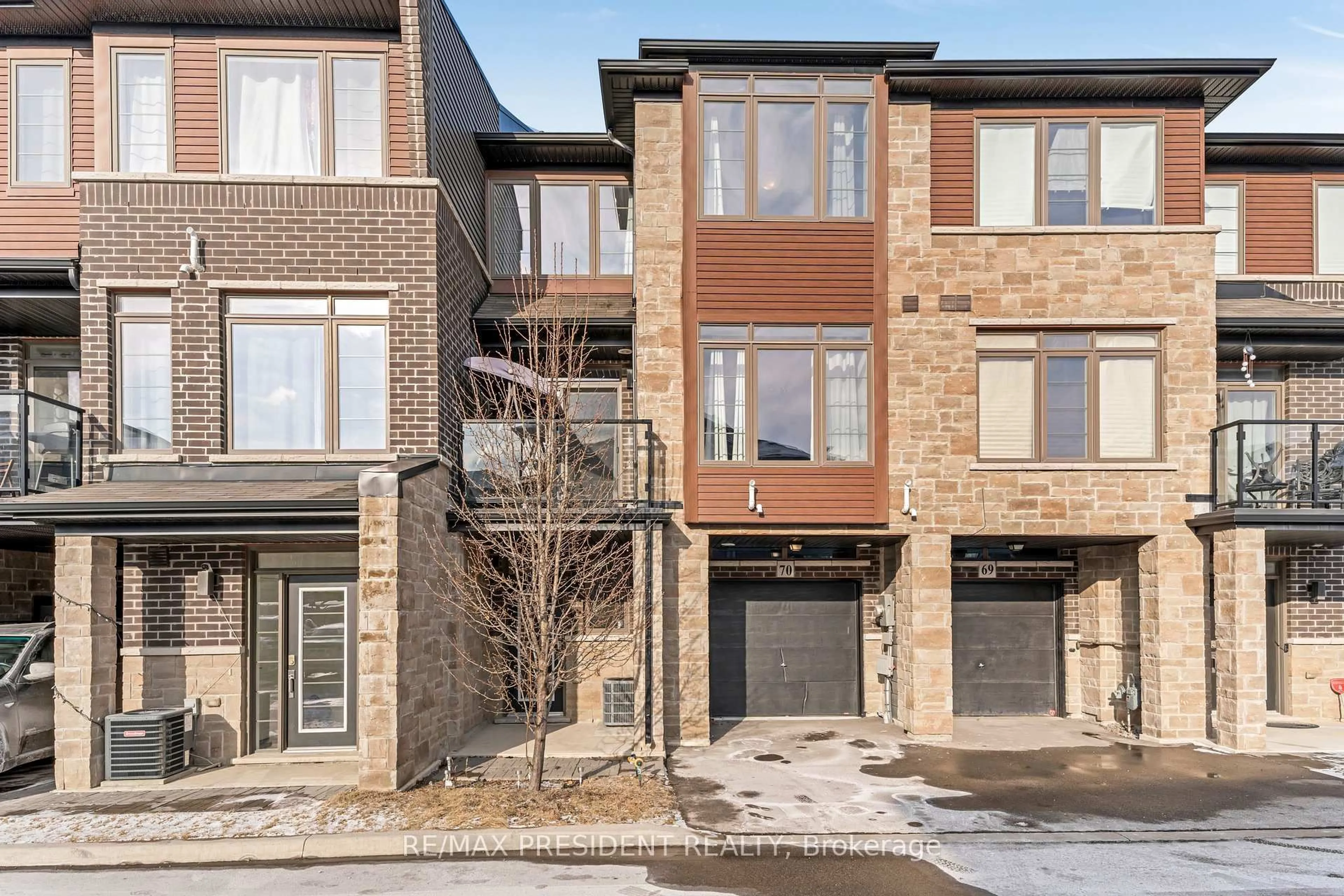Home with brick exterior material, street for 30 Times Square Blvd #70, Hamilton Ontario L8J 0L9
