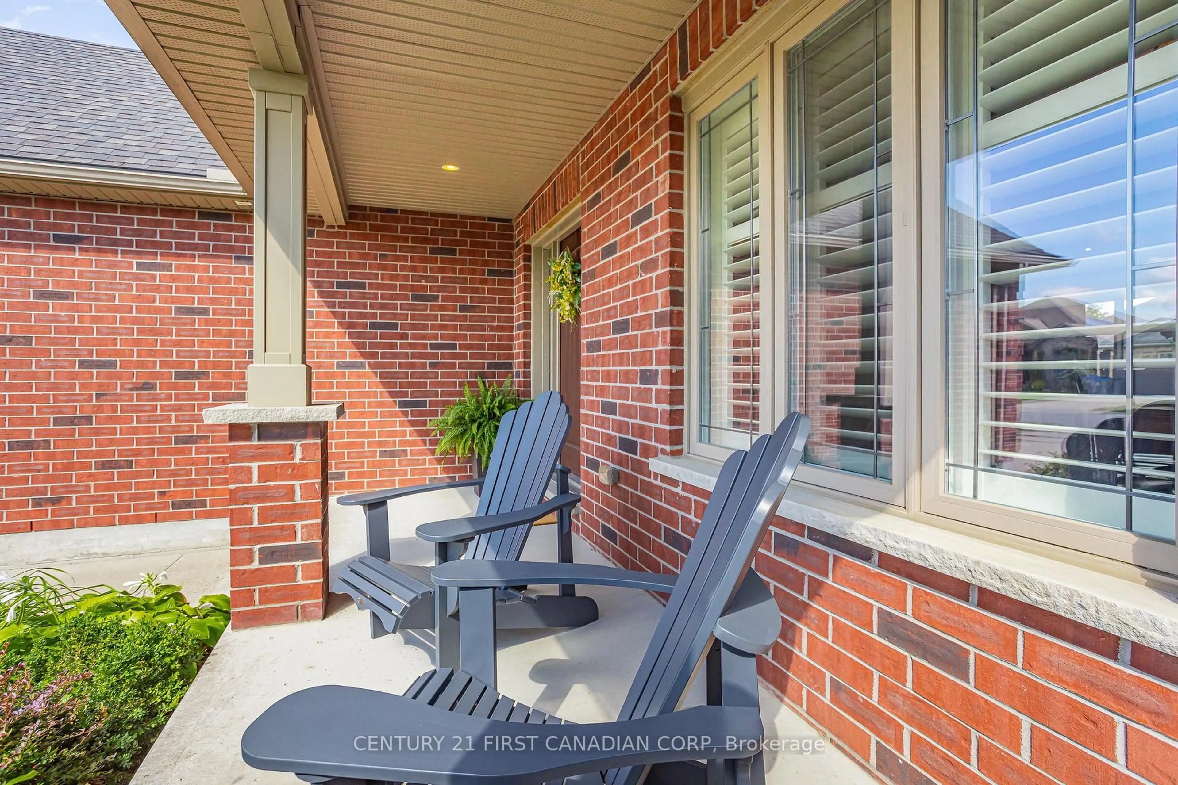 Patio, street for 168 Watson St, Lucan Biddulph Ontario N0M 2J0