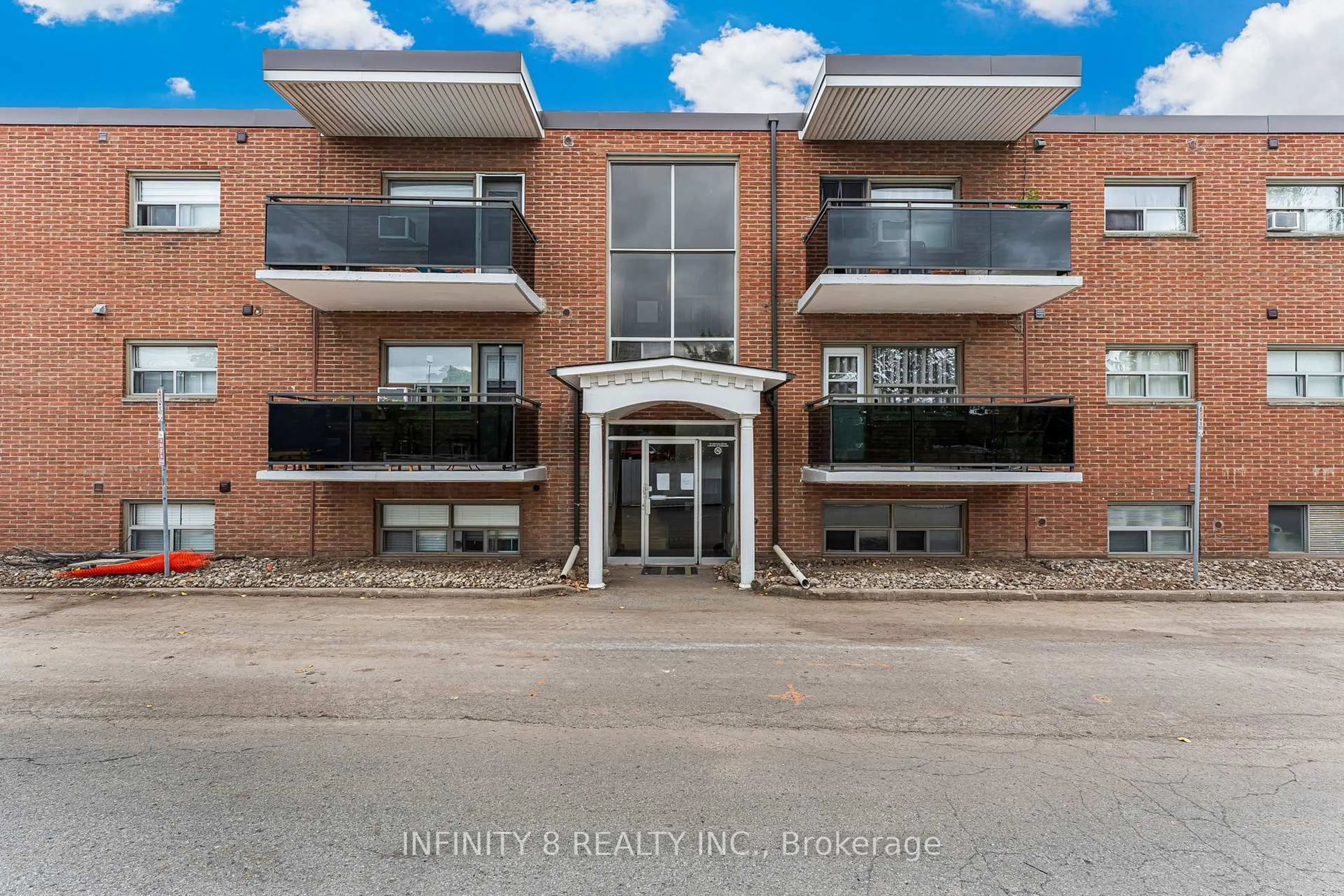 Unknown for 264 Oakdale Ave #301, St. Catharines Ontario L2P 2K4