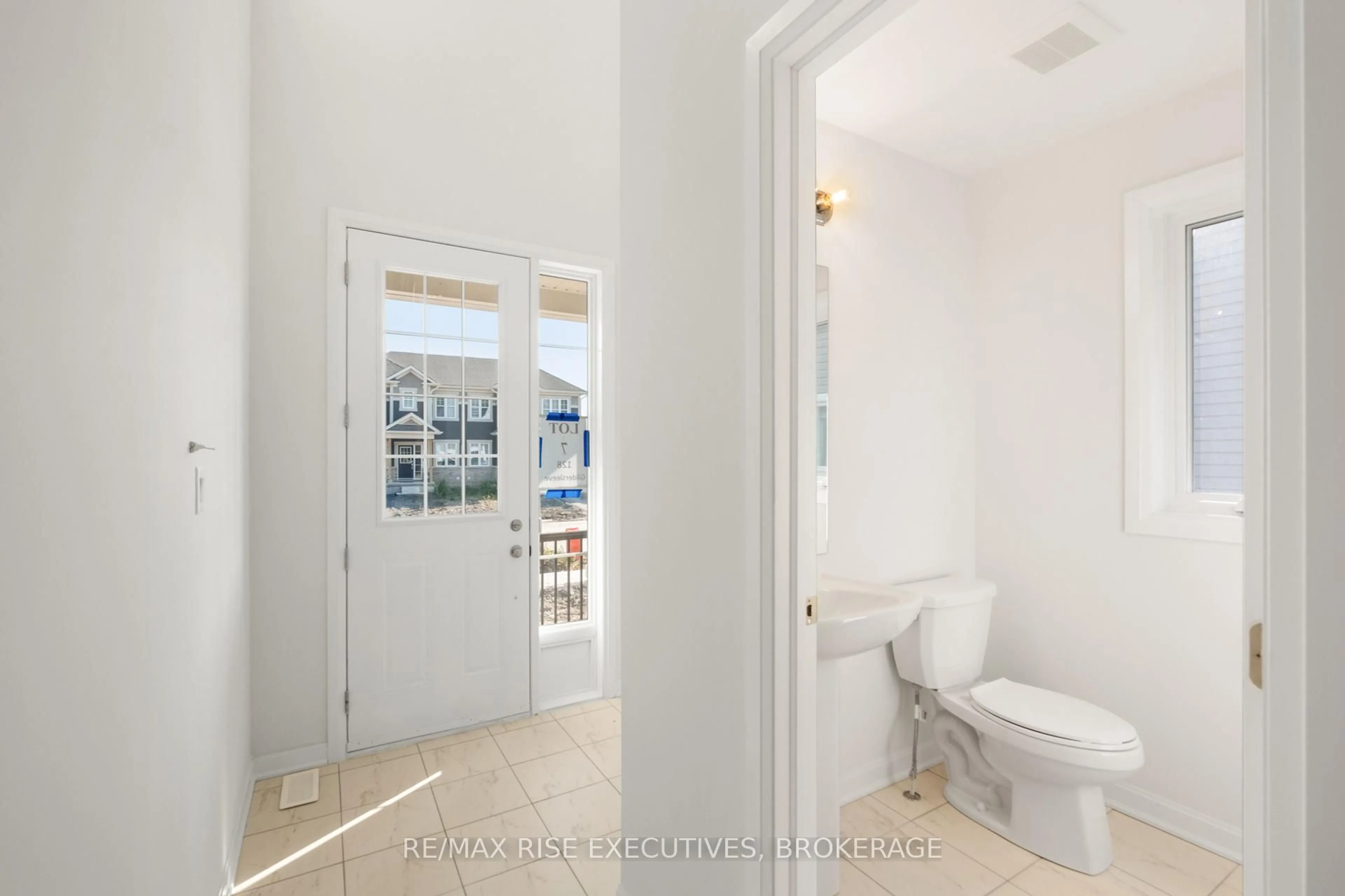 Standard bathroom, ceramic/tile floor for 128 Gildersleeve Blvd, Bath Ontario K0H 1G0