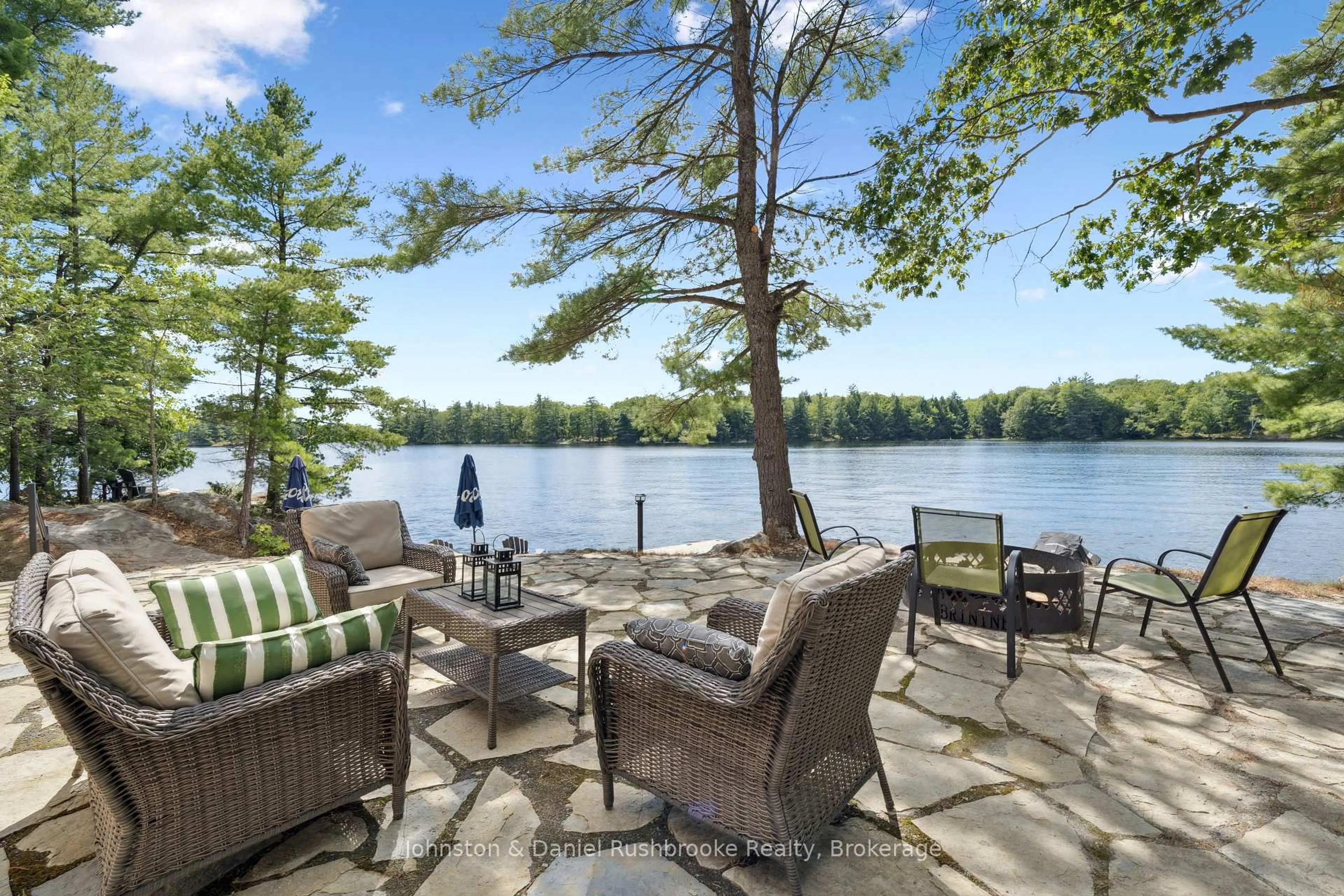 Patio, water/lake/river/ocean view for 5857 Severn River Shore, Georgian Bay Ontario L0K 1E0