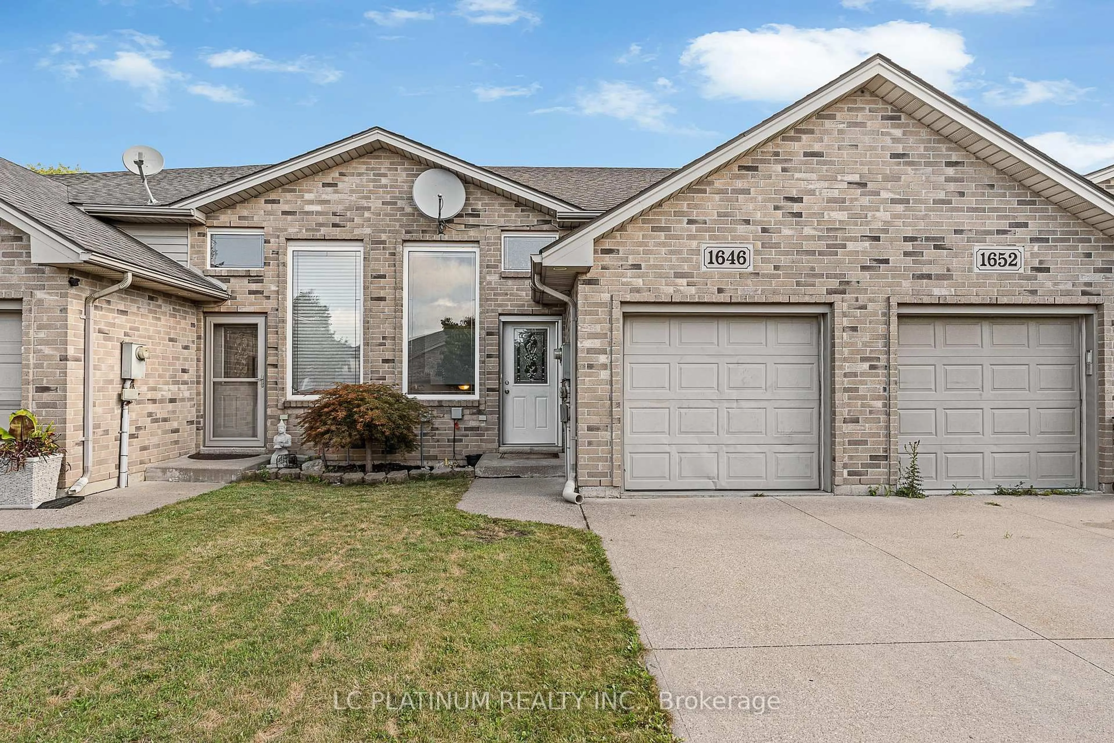 Home with brick exterior material, street for 1646 Sagebrush Crt, Windsor Ontario N9G 3B8