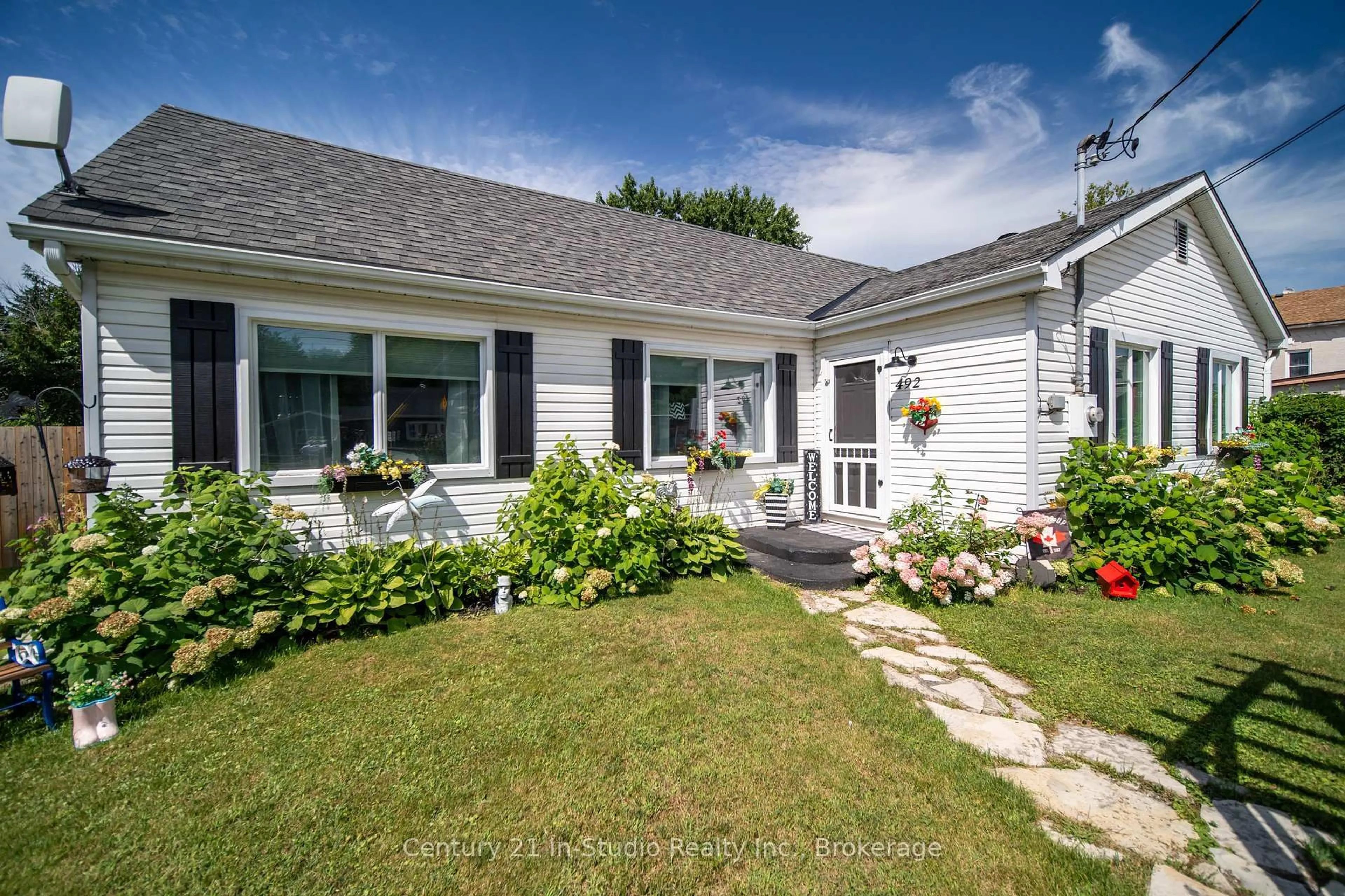 Home with vinyl exterior material, street for 492 BRUCE St, South Bruce Peninsula Ontario N0H 1P0