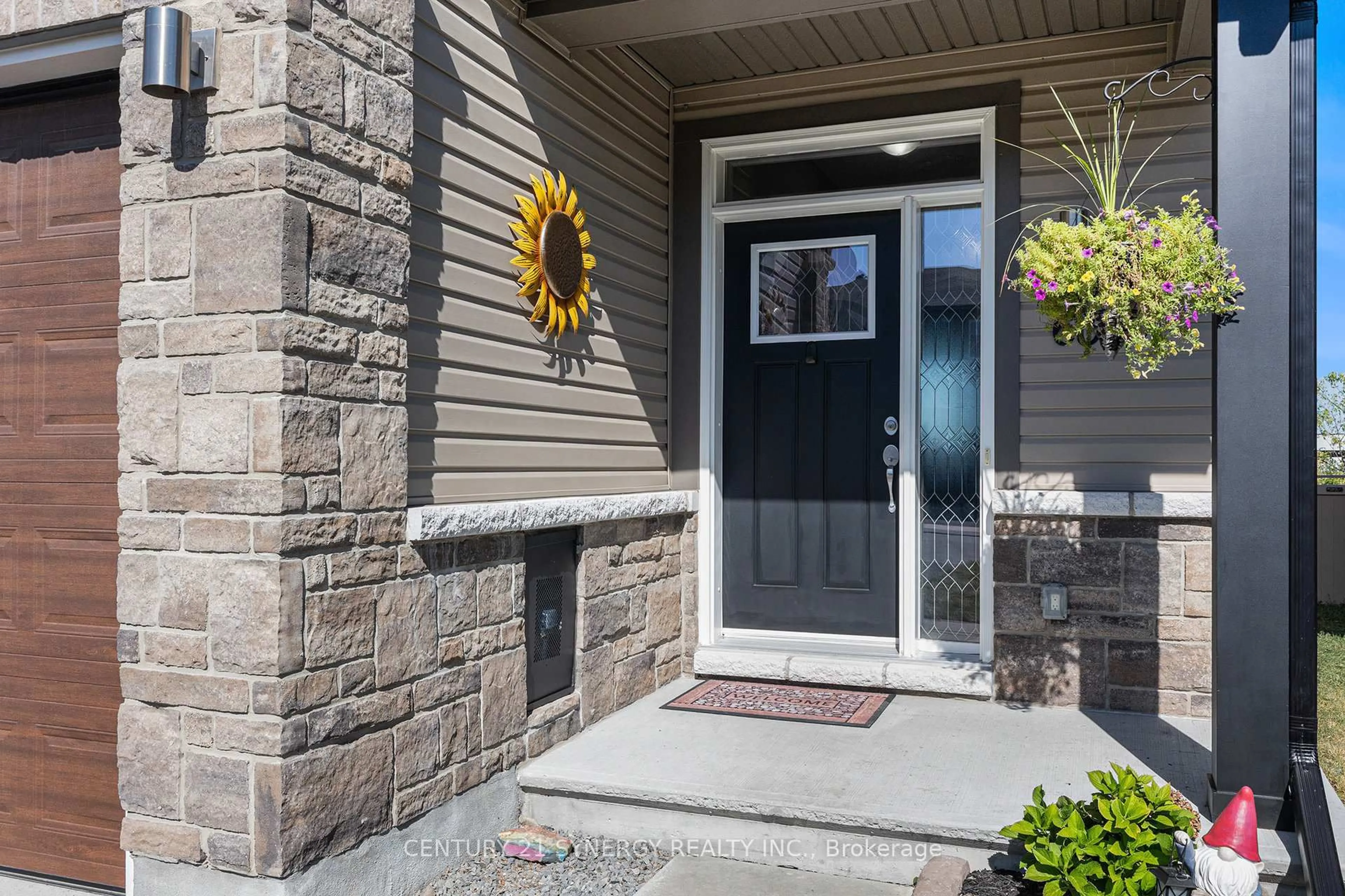 Indoor entryway for 63 Stokes Dr, Carleton Place Ontario K7C 0J6